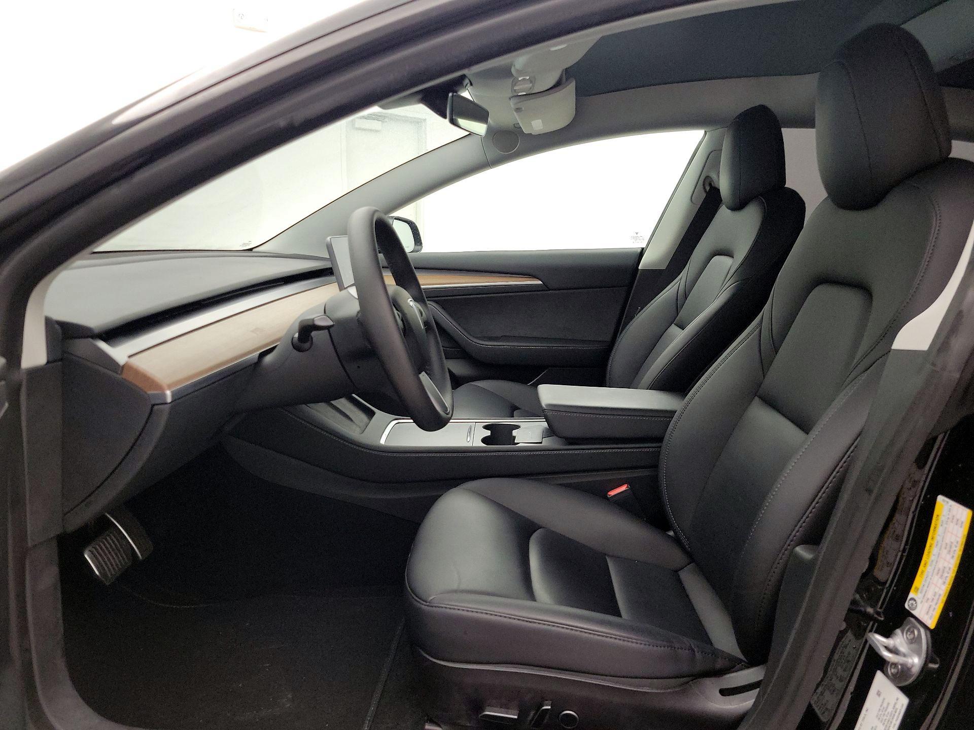 Thumbnail: 2023 Tesla Model 3 - 11