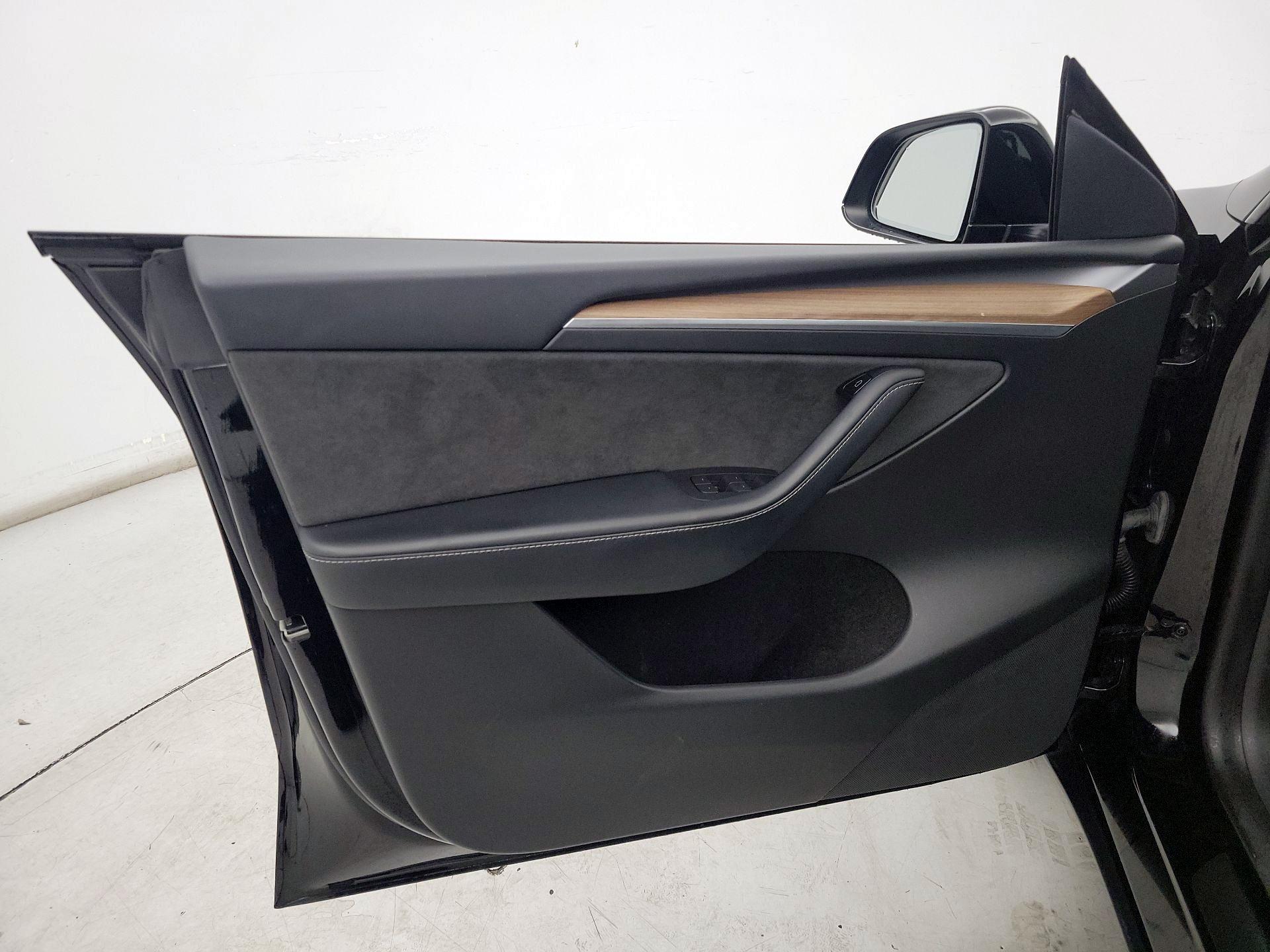 Thumbnail: 2022 Tesla Model Y - 12