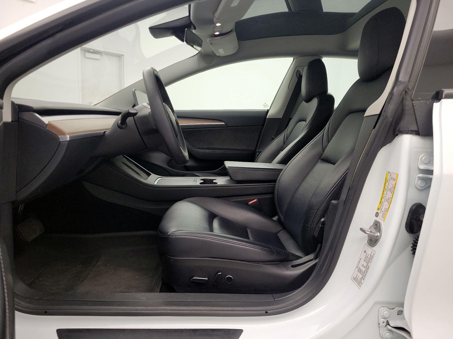 Thumbnail: 2023 Tesla Model 3 - 11