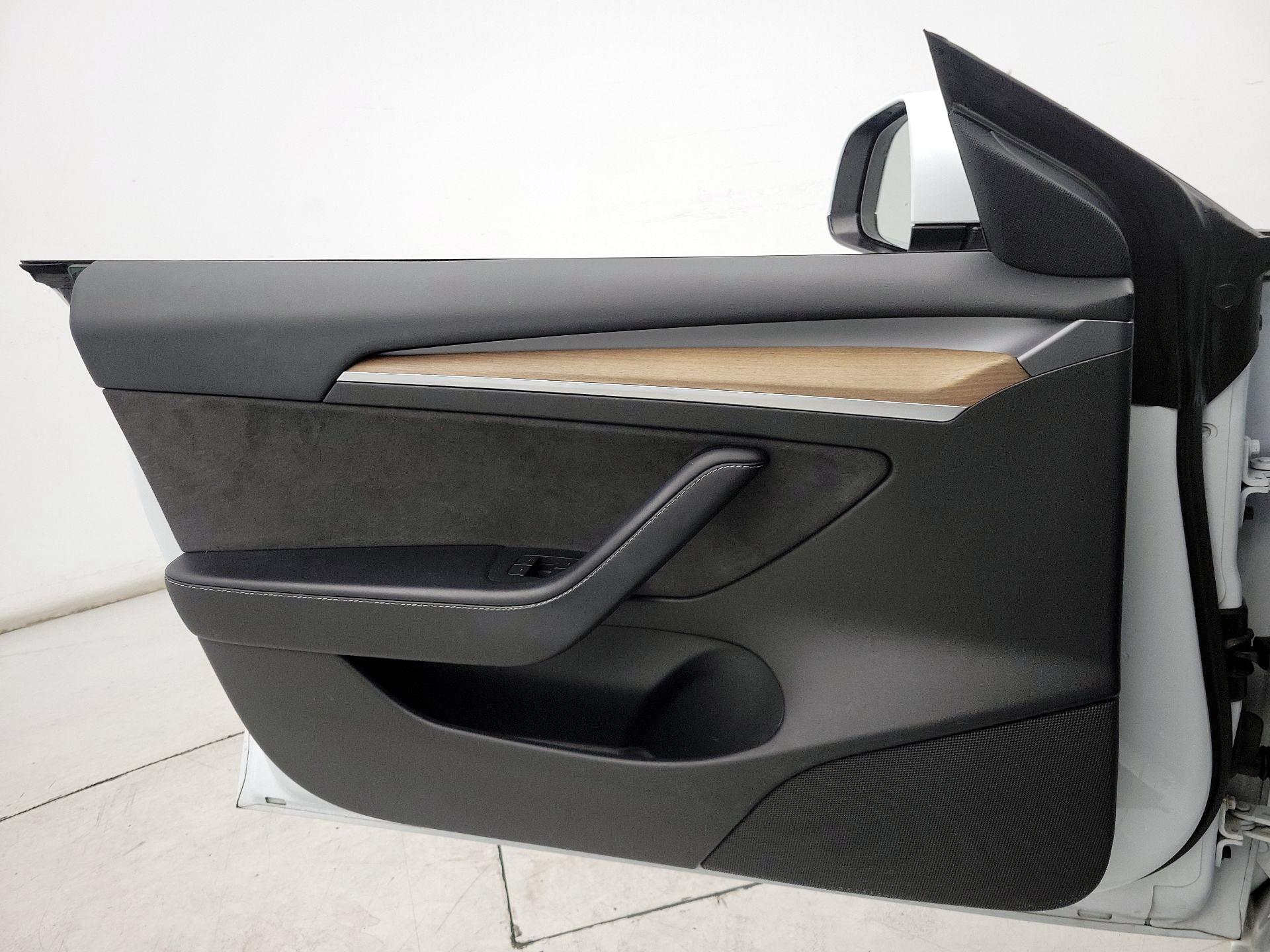 Thumbnail: 2023 Tesla Model 3 - 12