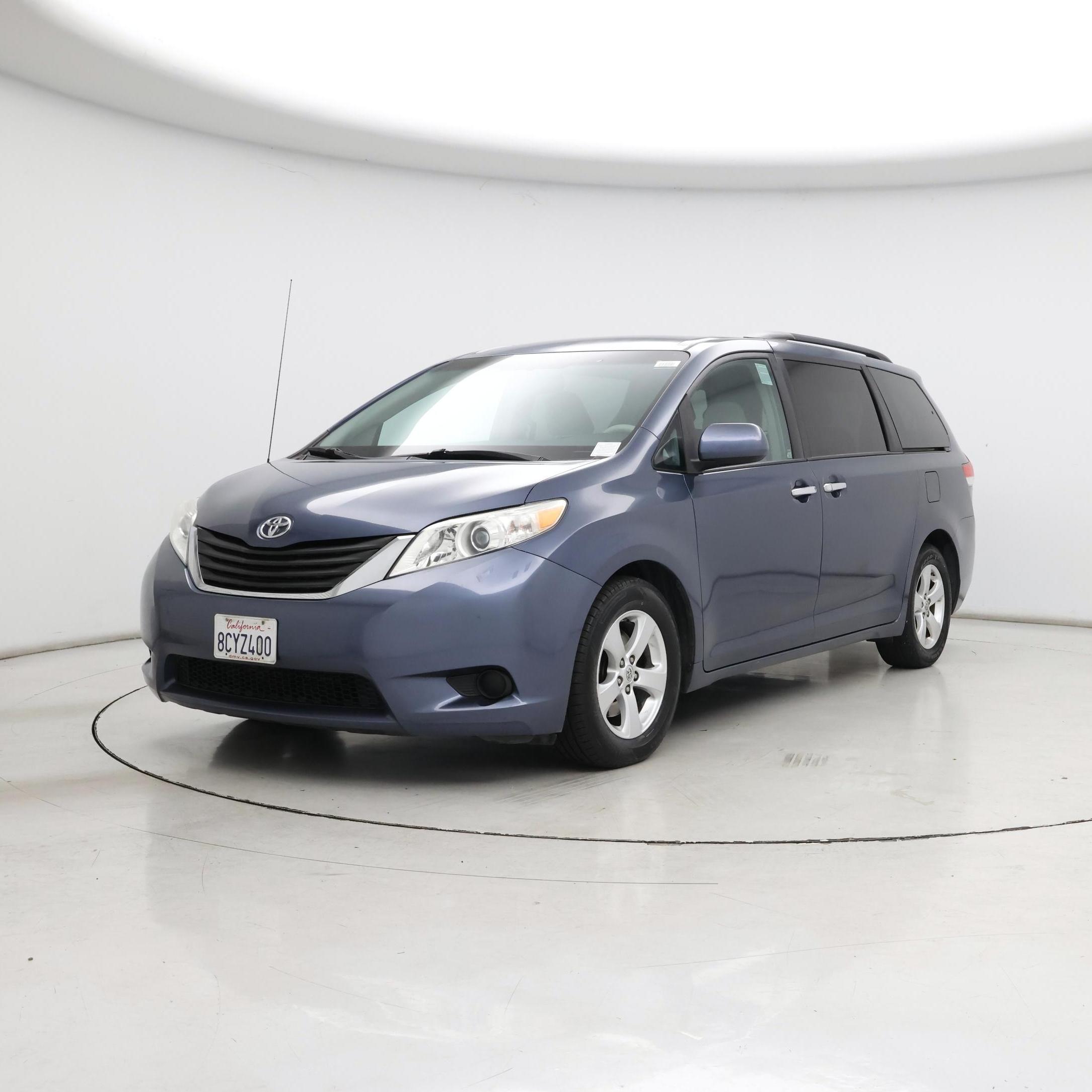 Thumbnail: 2014 Toyota Sienna - 4