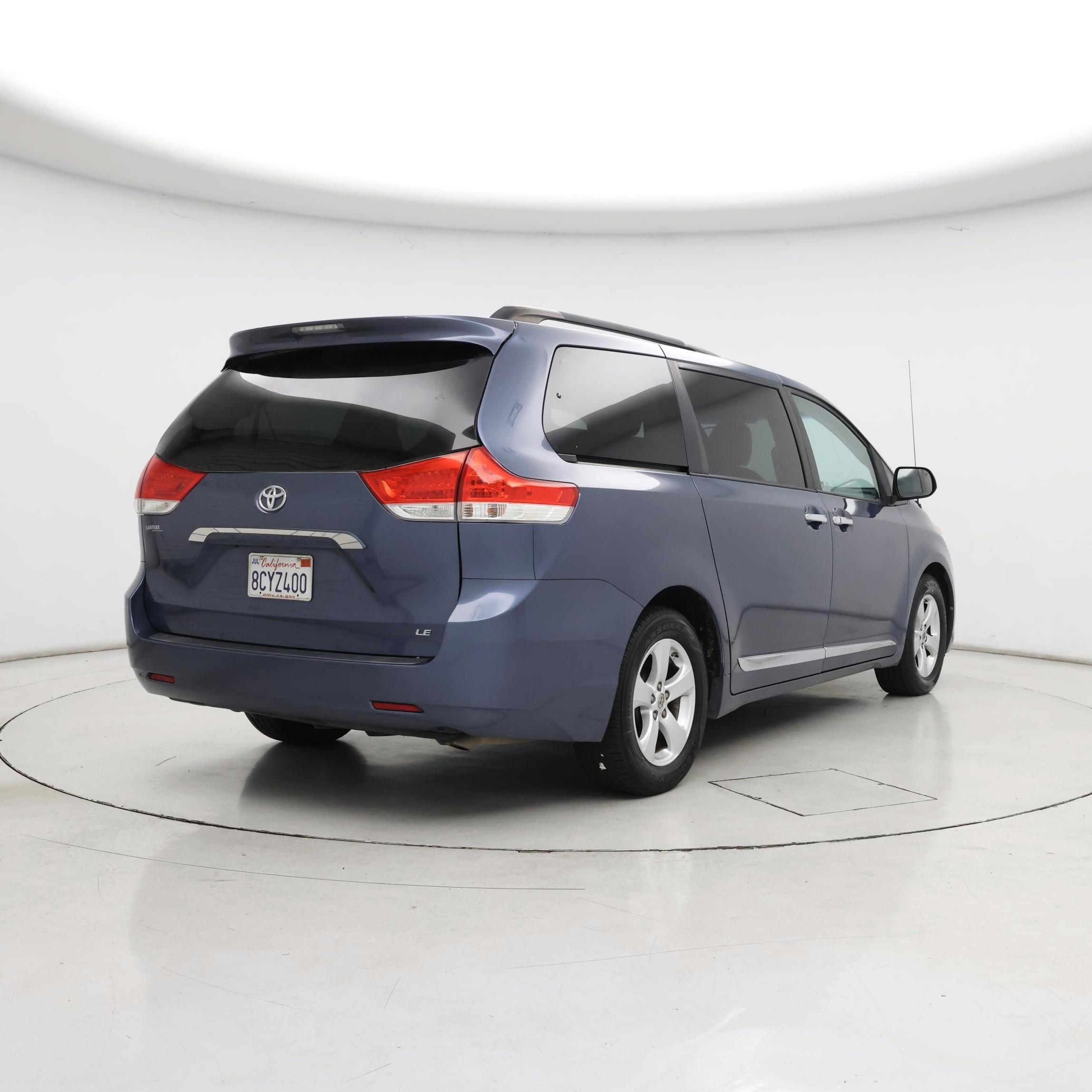 Thumbnail: 2014 Toyota Sienna - 8