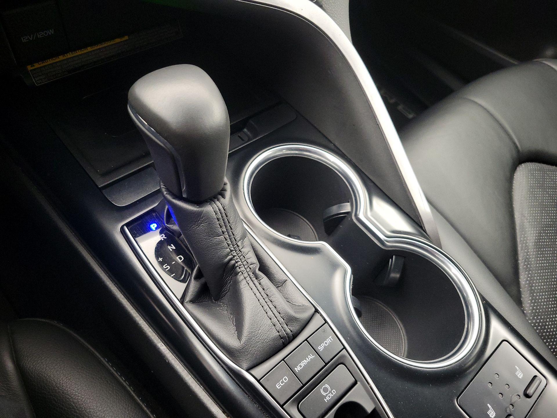 Thumbnail: 2018 Toyota Camry - 17