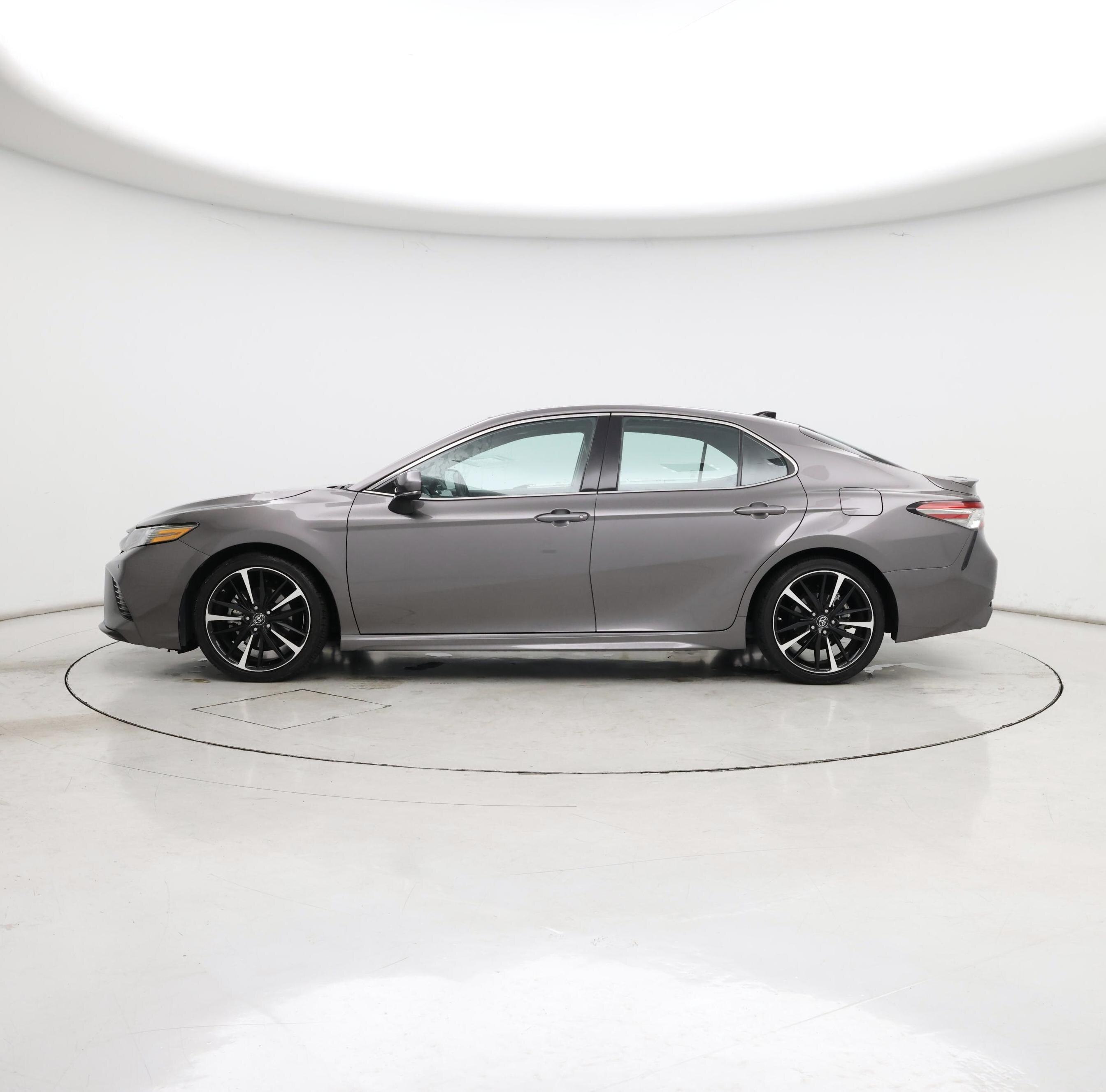 Thumbnail: 2018 Toyota Camry - 3