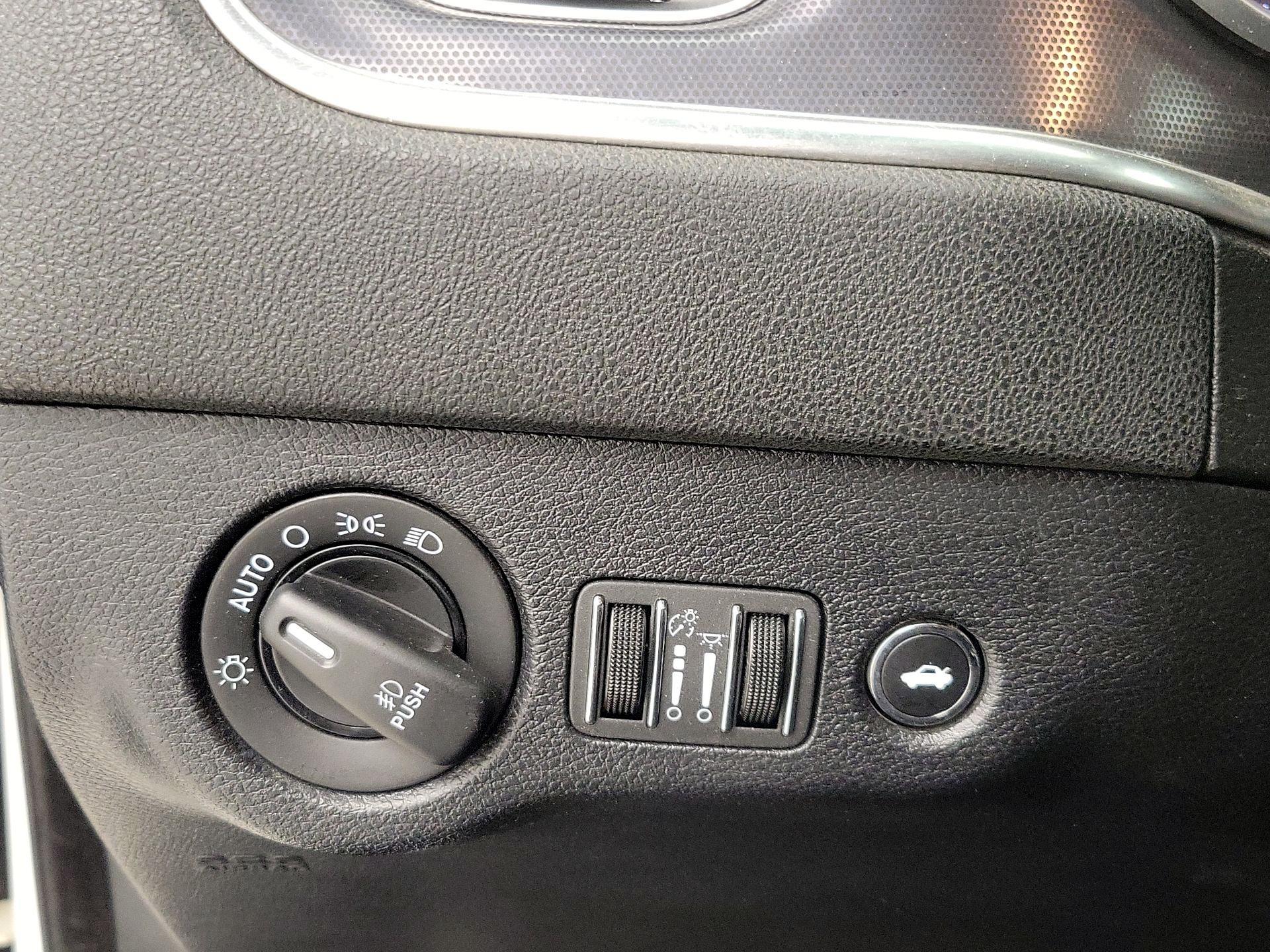 Thumbnail: 2017 Dodge Charger - 13