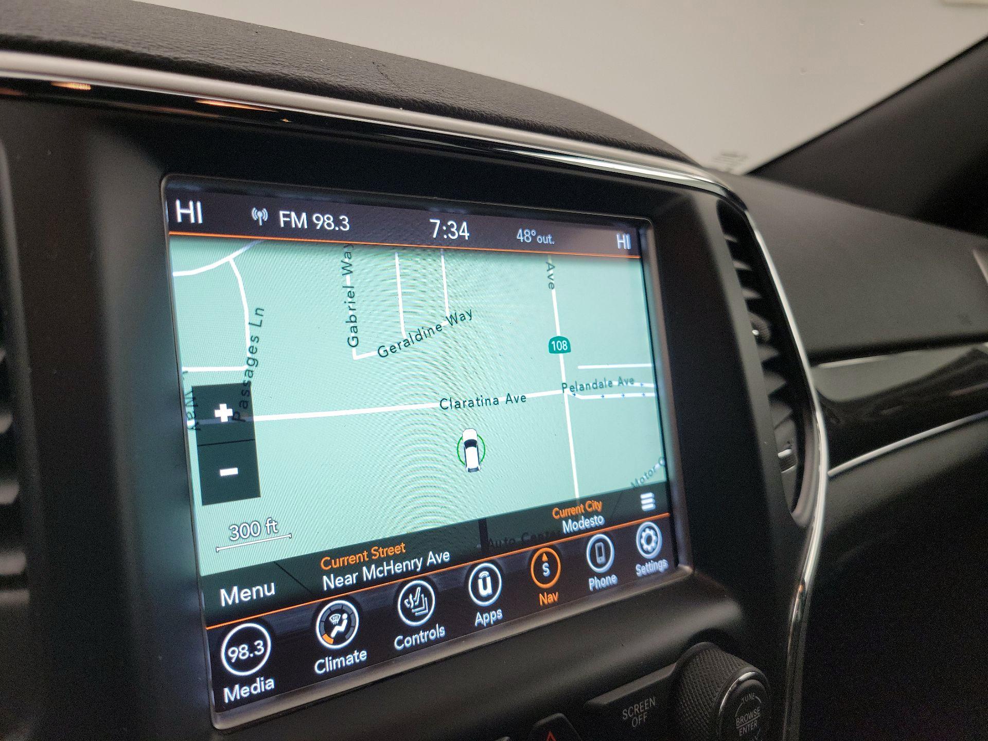 Thumbnail: 2018 Jeep Grand Cherokee - 14