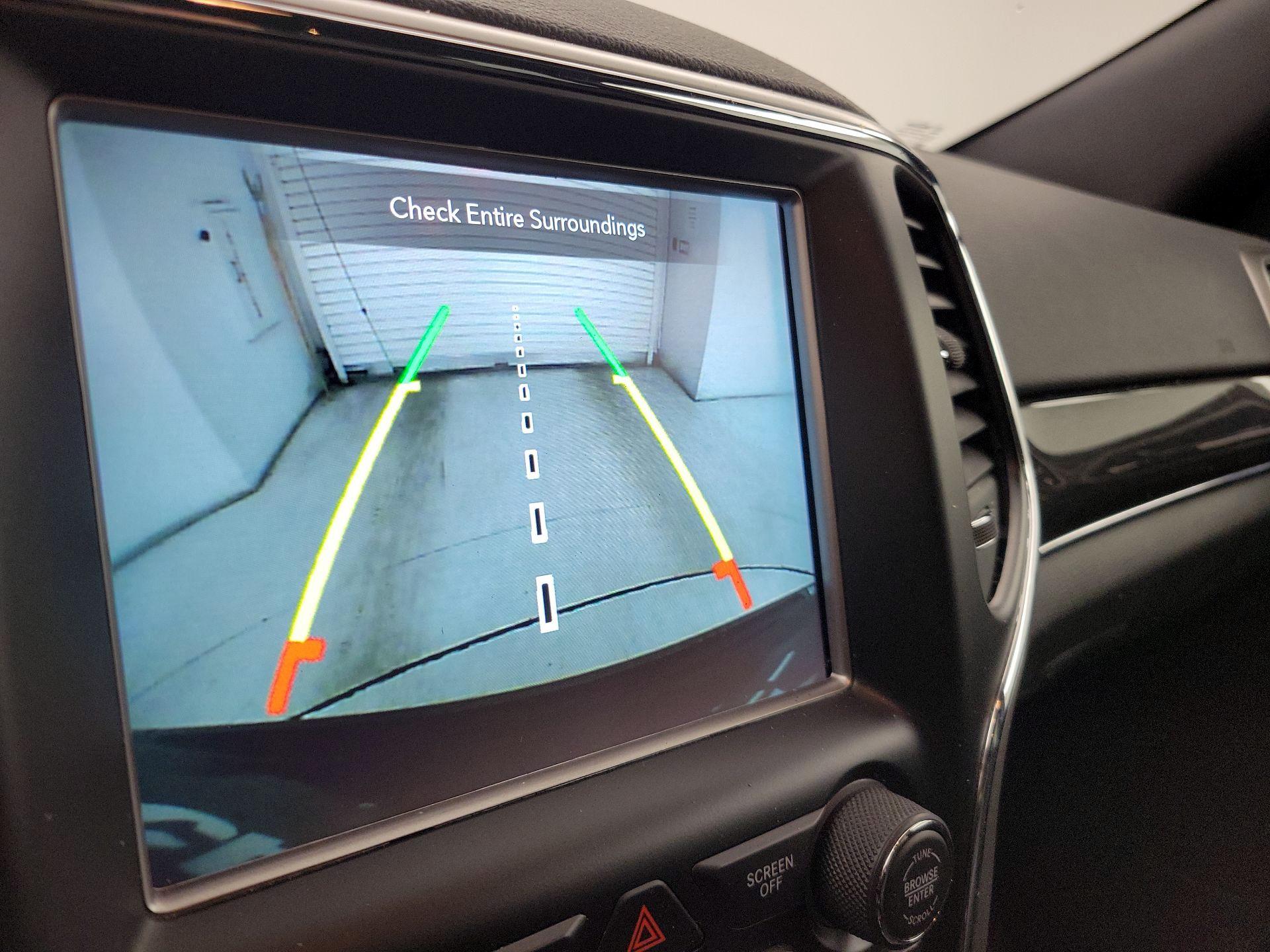 Thumbnail: 2018 Jeep Grand Cherokee - 15