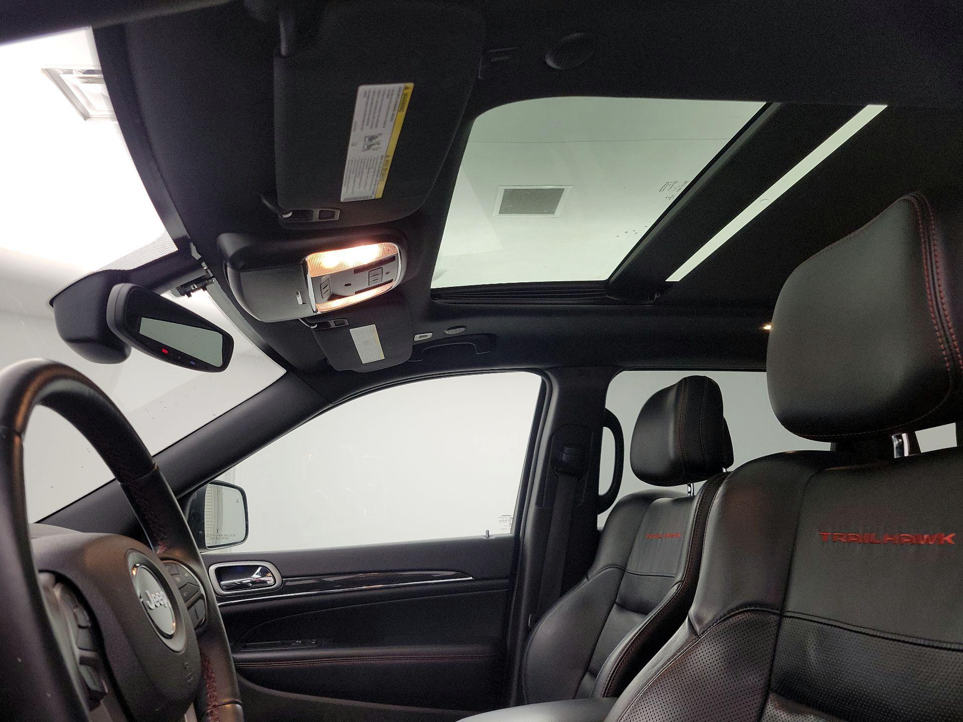 Thumbnail: 2018 Jeep Grand Cherokee - 20