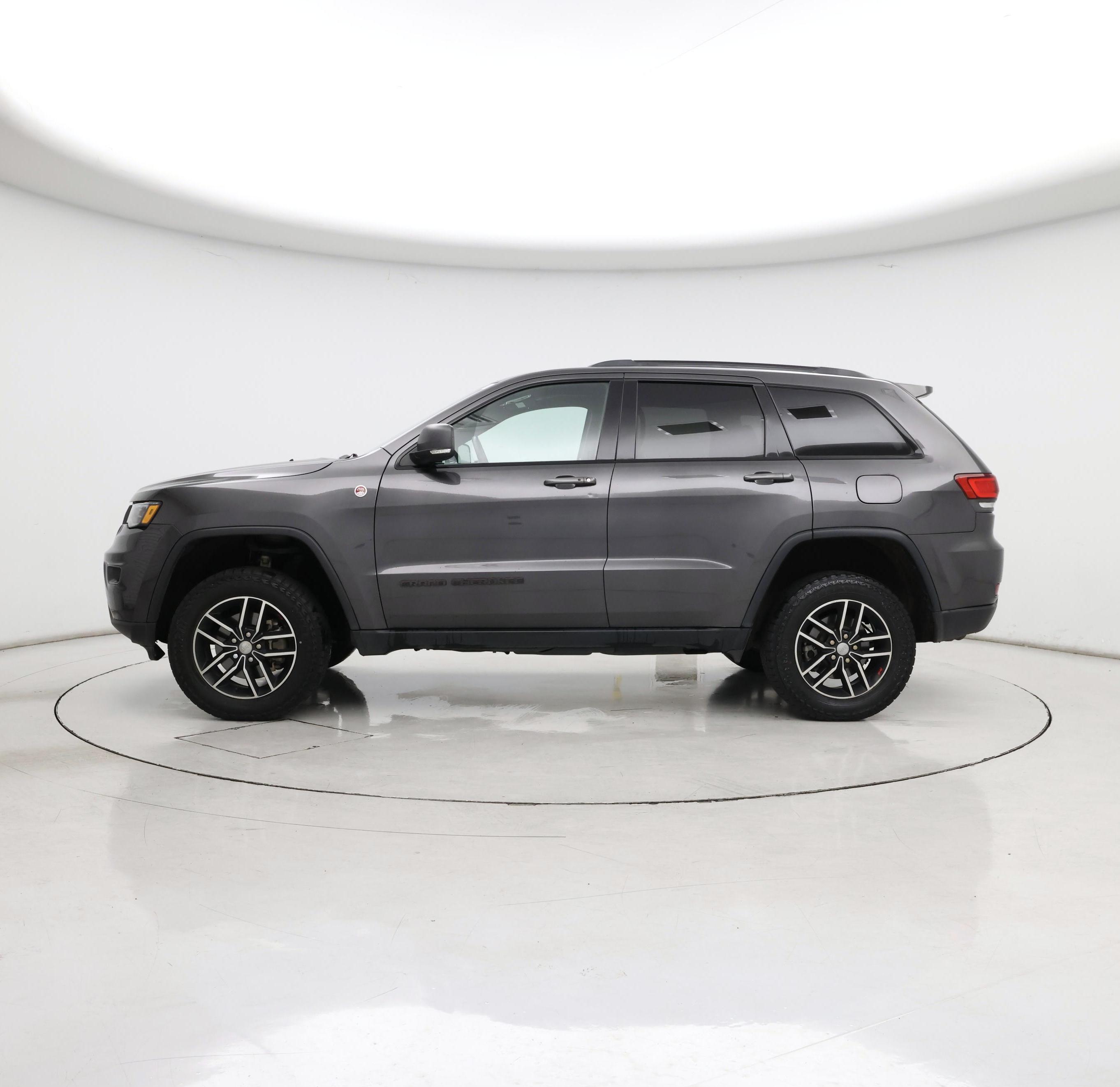 Thumbnail: 2018 Jeep Grand Cherokee - 3