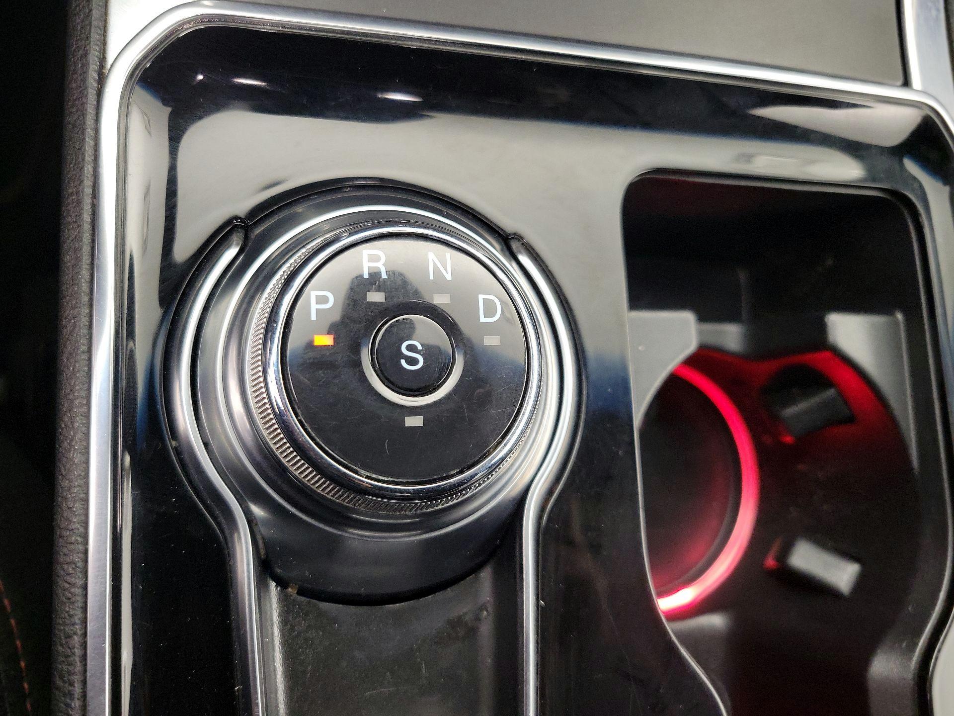 Thumbnail: 2020 Ford Edge - 18