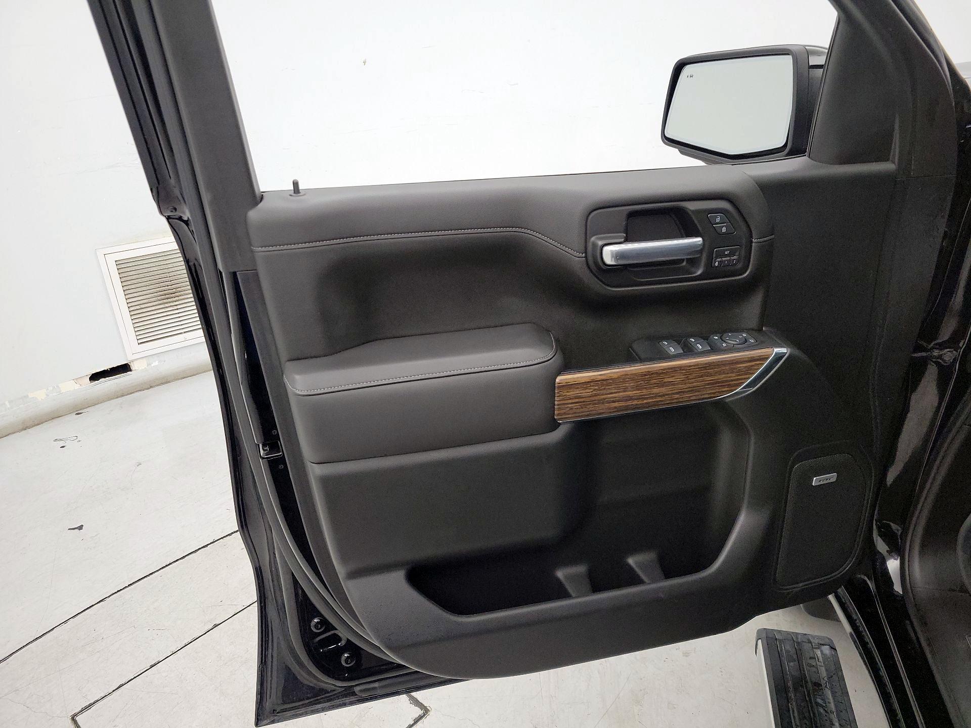 Thumbnail: 2019 Chevrolet Silverado 1500 - 12