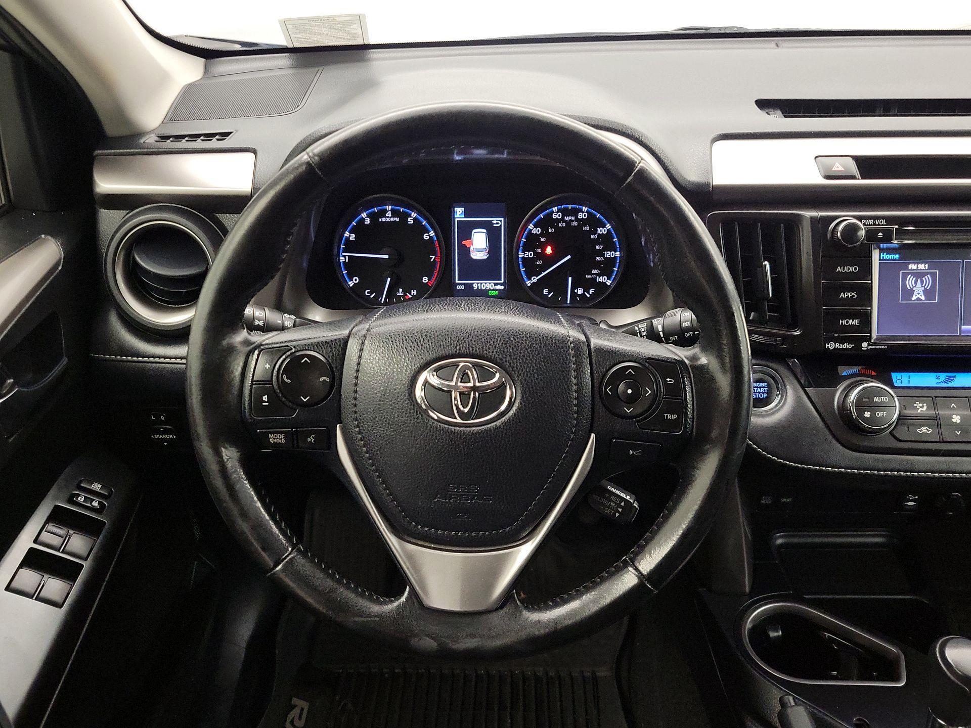 Thumbnail: 2018 Toyota RAV4 - 10