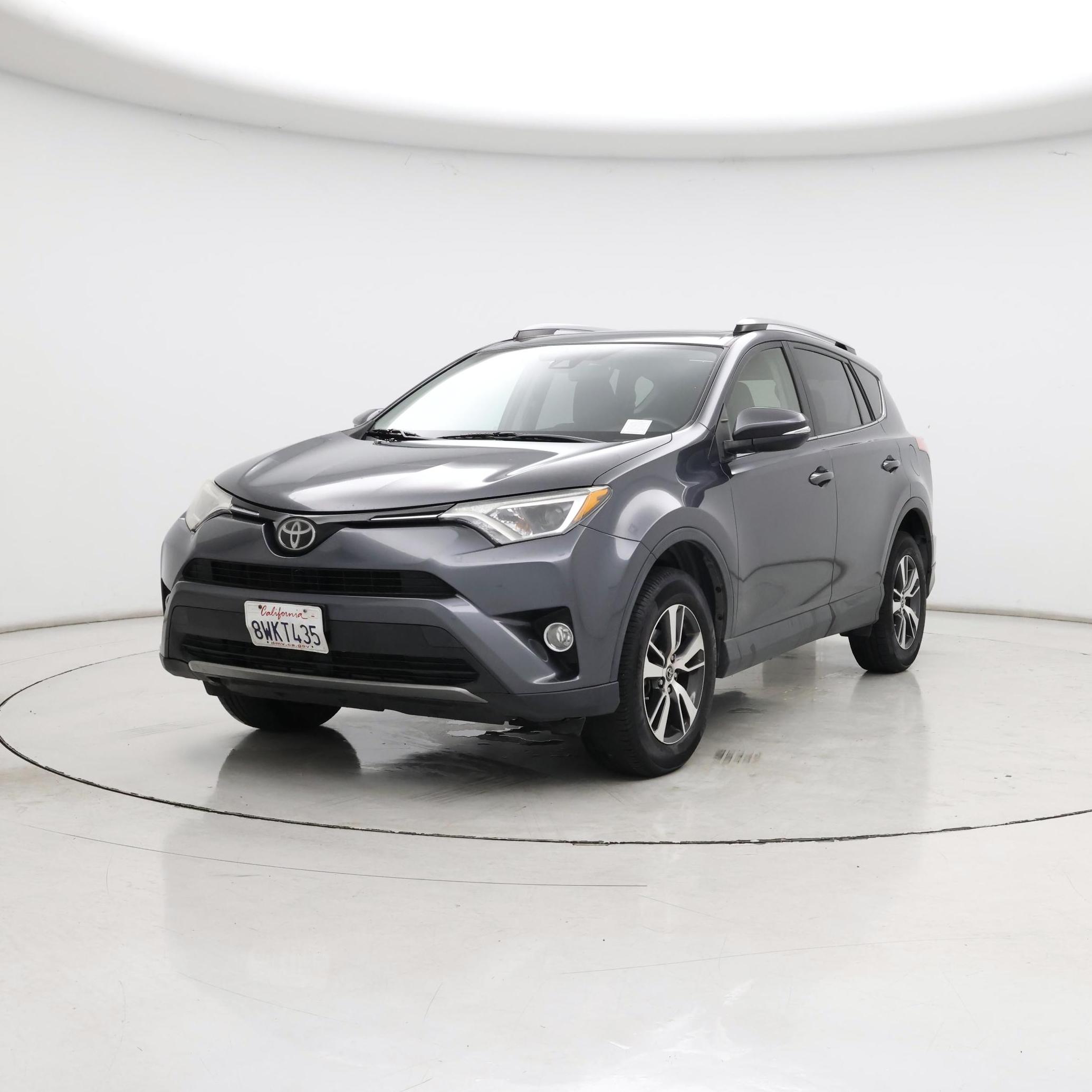 Thumbnail: 2018 Toyota RAV4 - 4