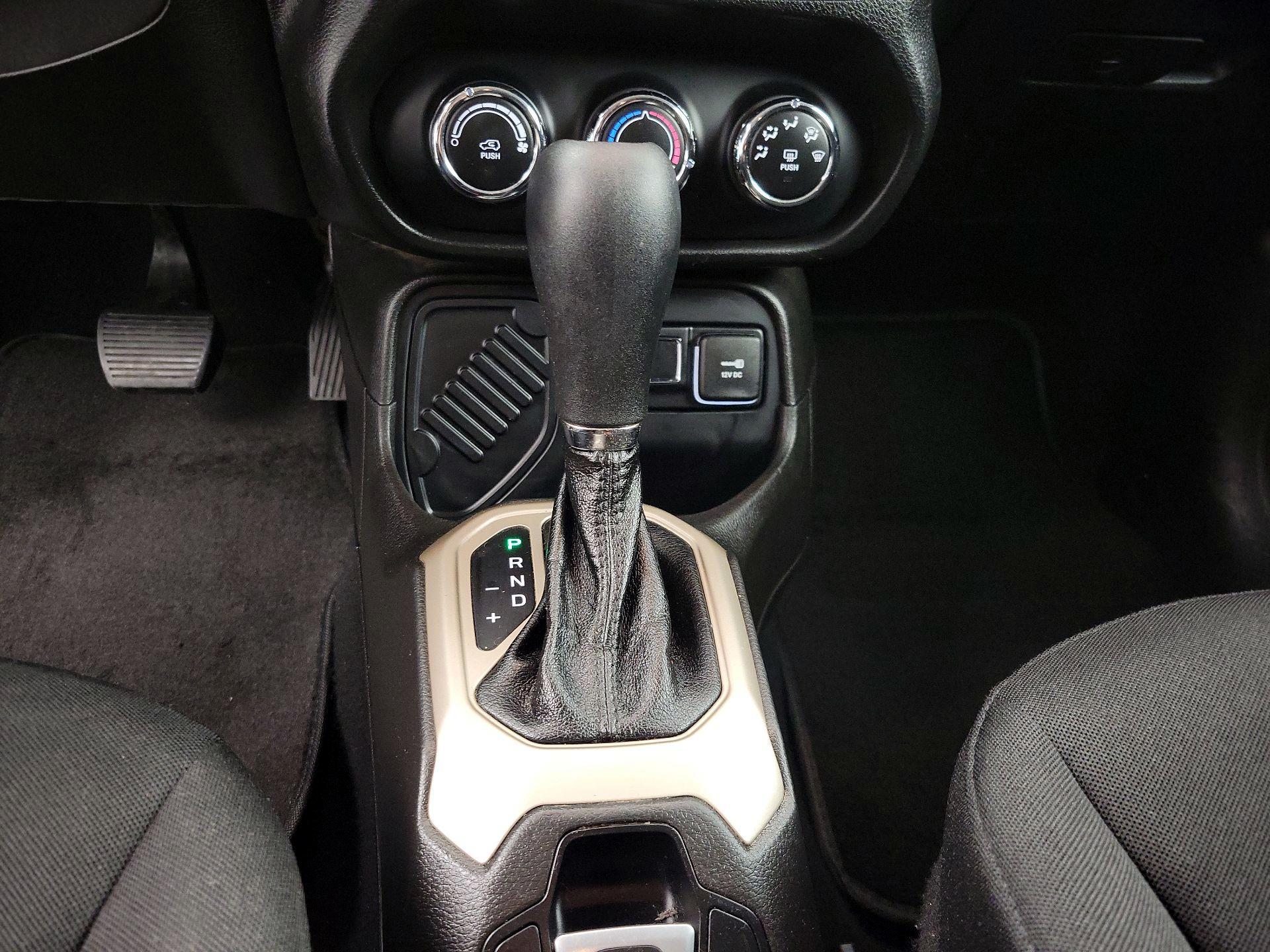 Thumbnail: 2017 Jeep Renegade - 17