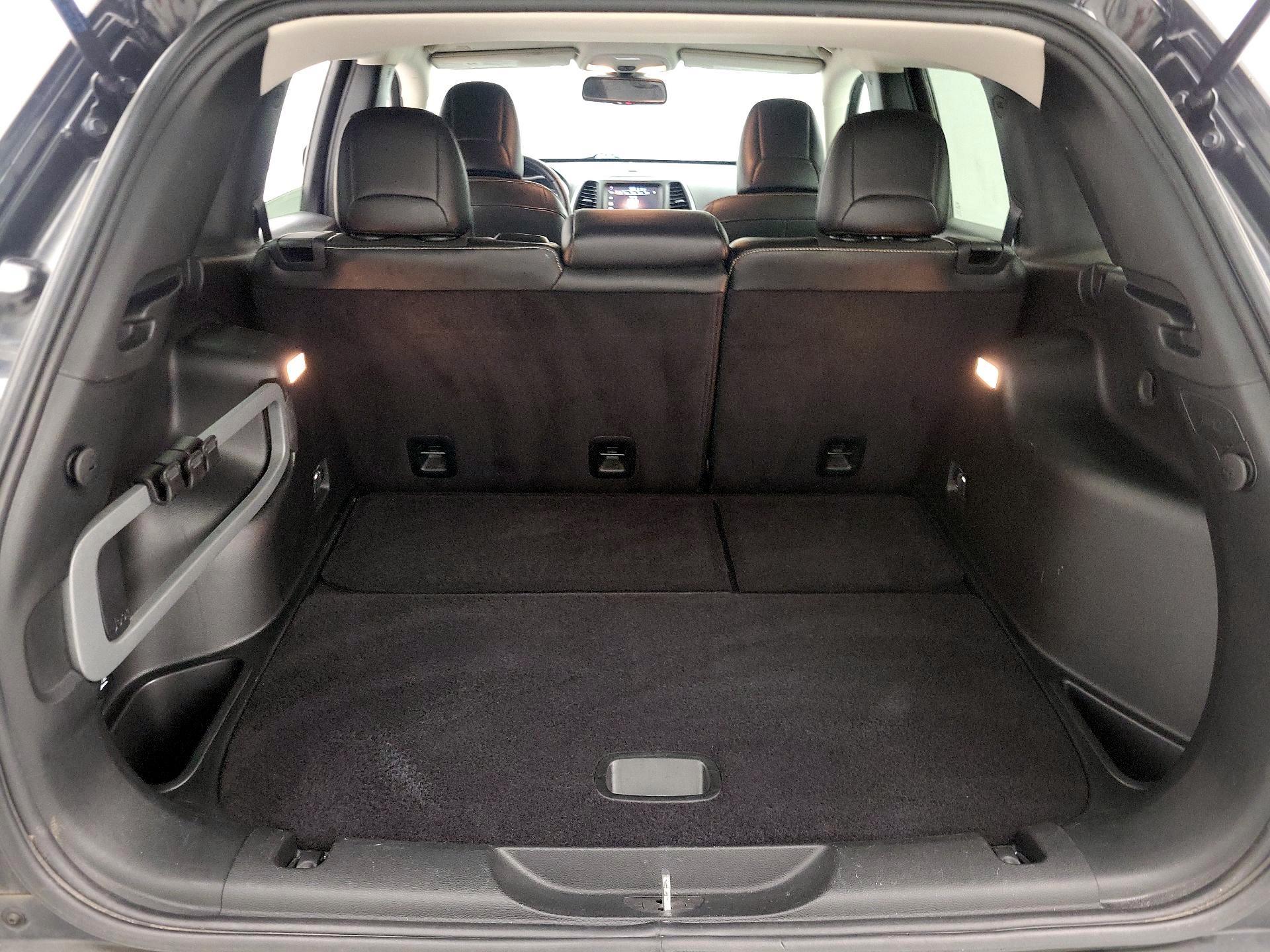 Thumbnail: 2018 Jeep Cherokee - 20