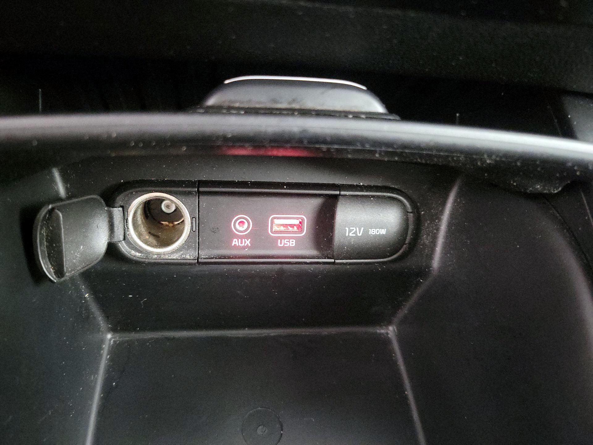 Thumbnail: 2019 Kia Sorento - 18