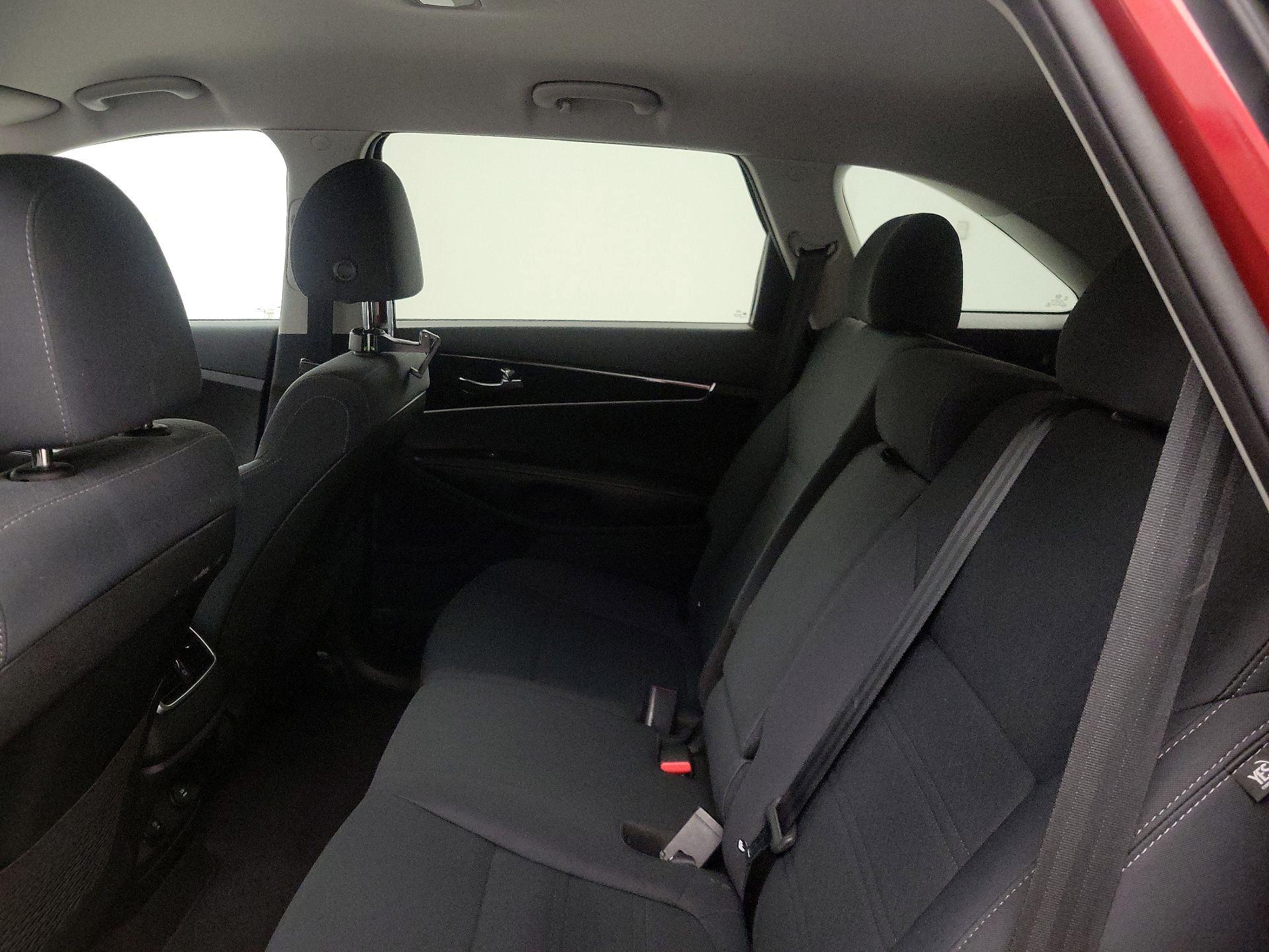 Thumbnail: 2019 Kia Sorento - 19