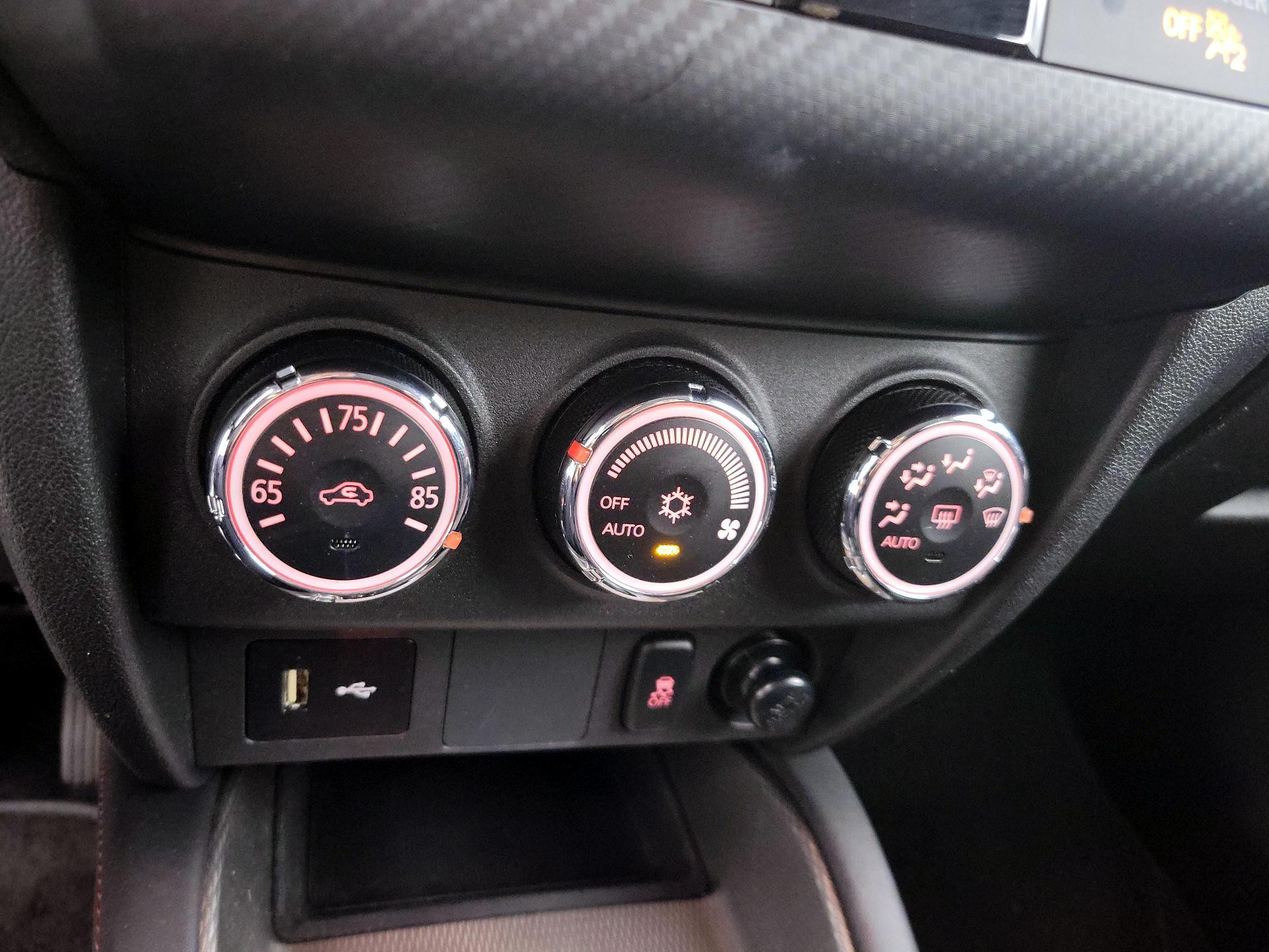 Thumbnail: 2018 Mitsubishi Outlander Sport - 16