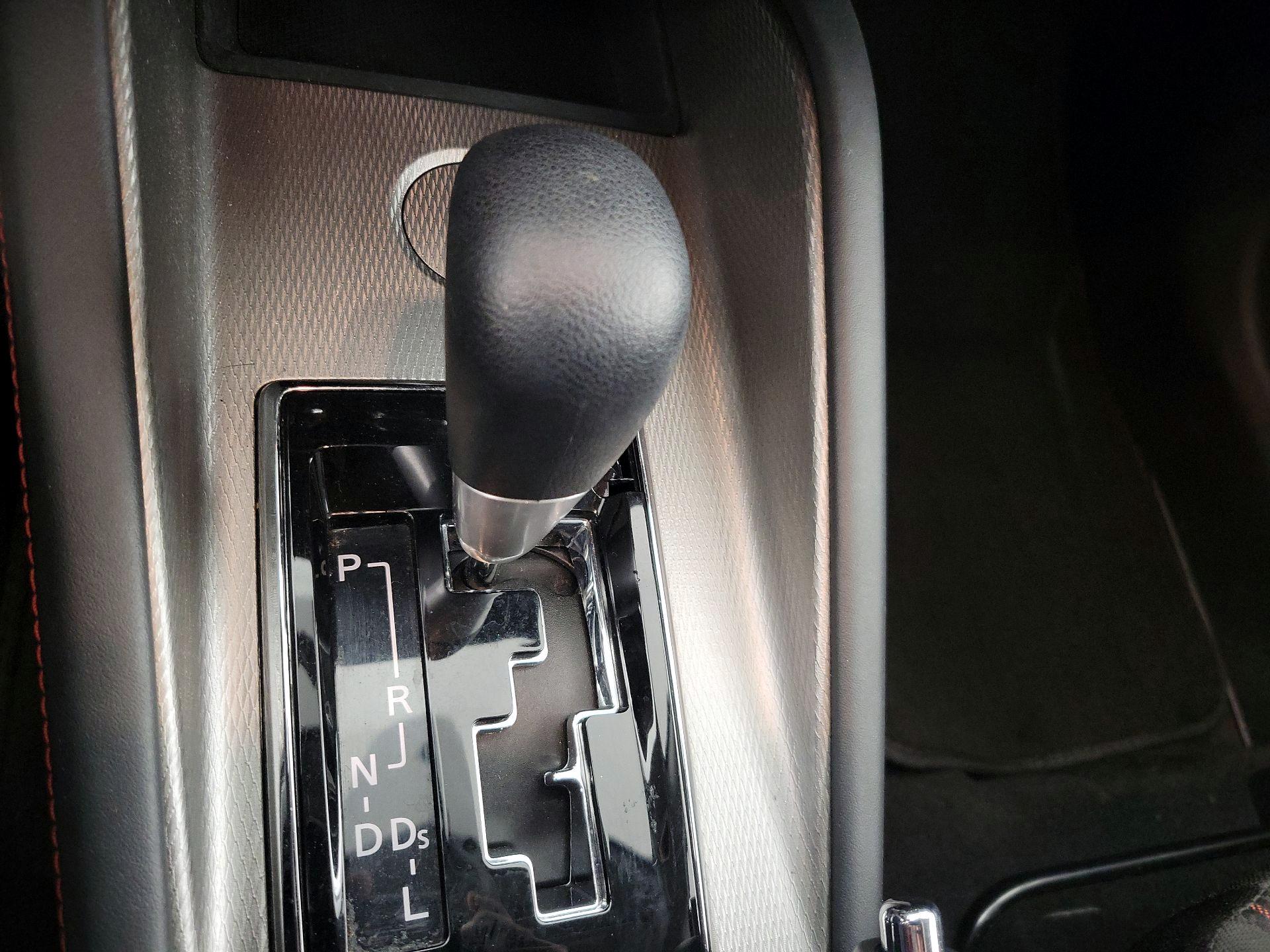 Thumbnail: 2018 Mitsubishi Outlander Sport - 17