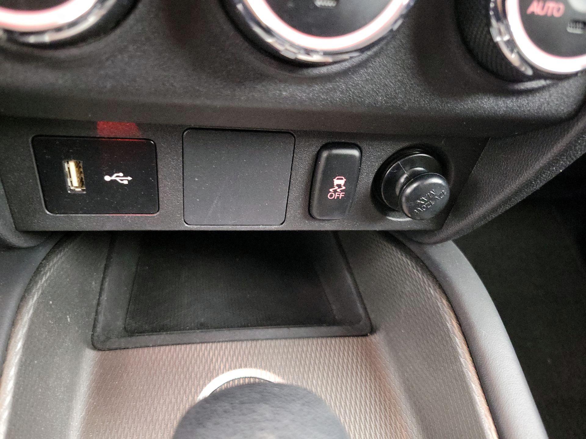 Thumbnail: 2018 Mitsubishi Outlander Sport - 18