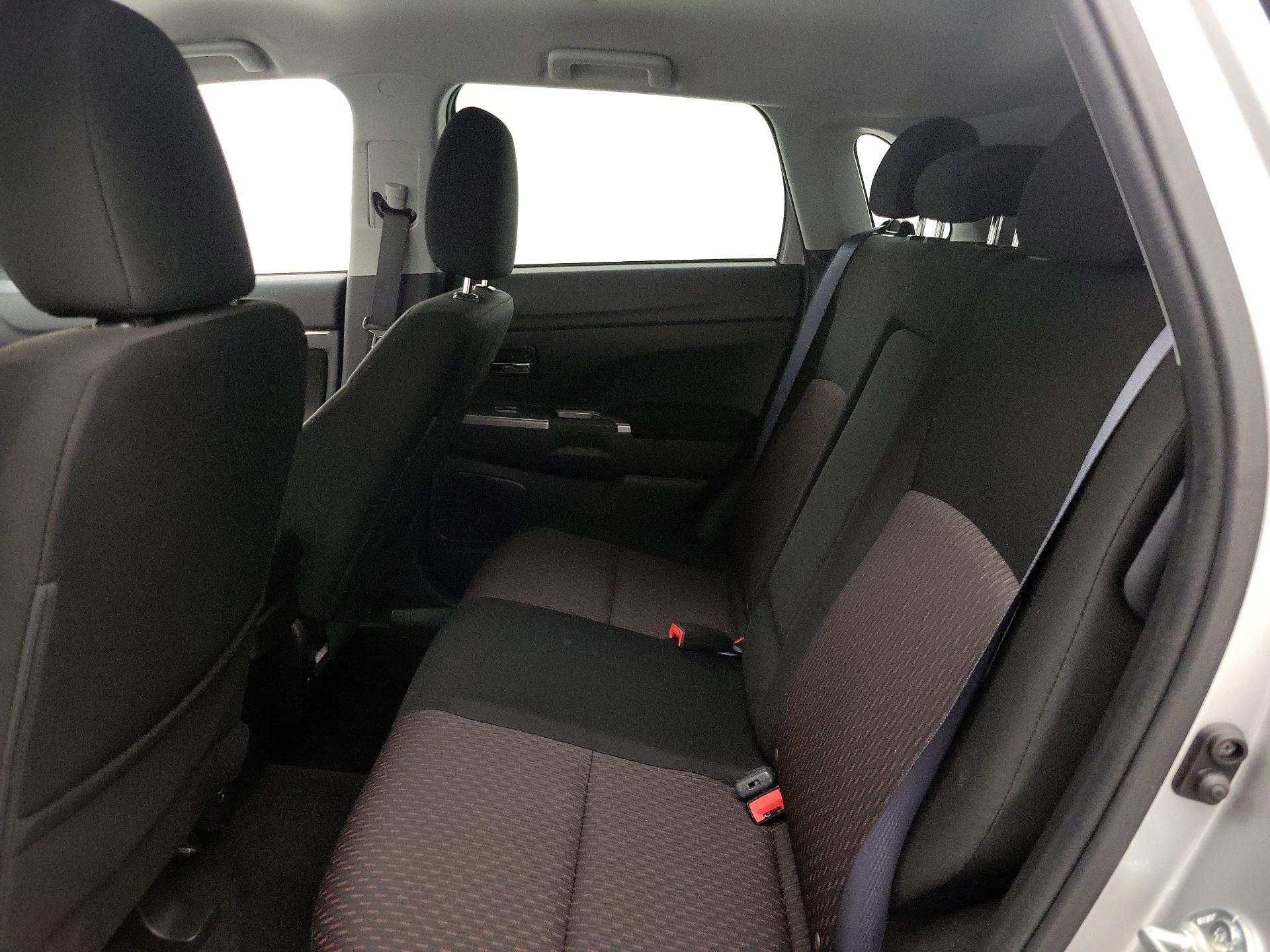 Thumbnail: 2018 Mitsubishi Outlander Sport - 19