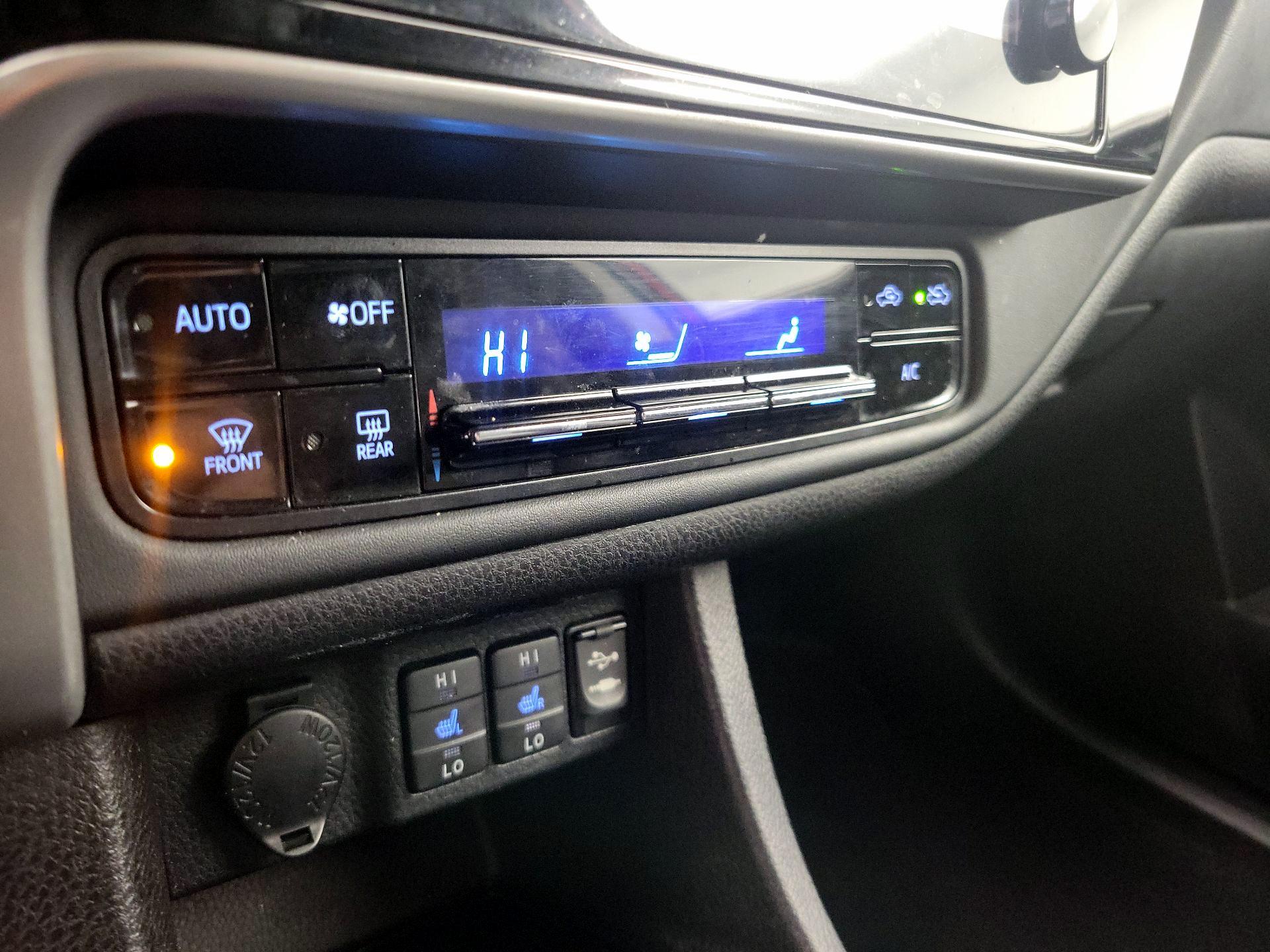 Thumbnail: 2017 Toyota Corolla - 16