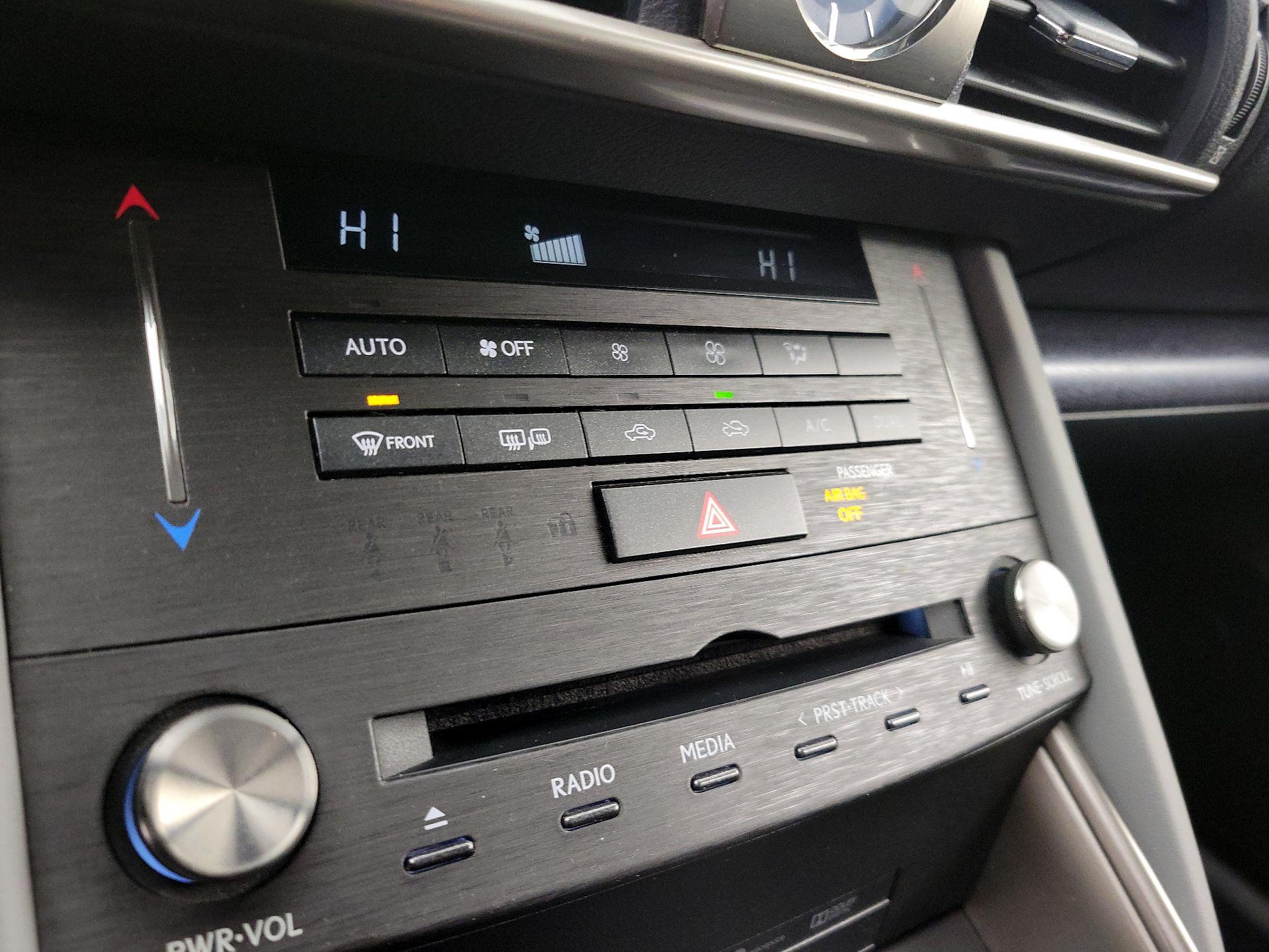 Thumbnail: 2020 Lexus IS - 17