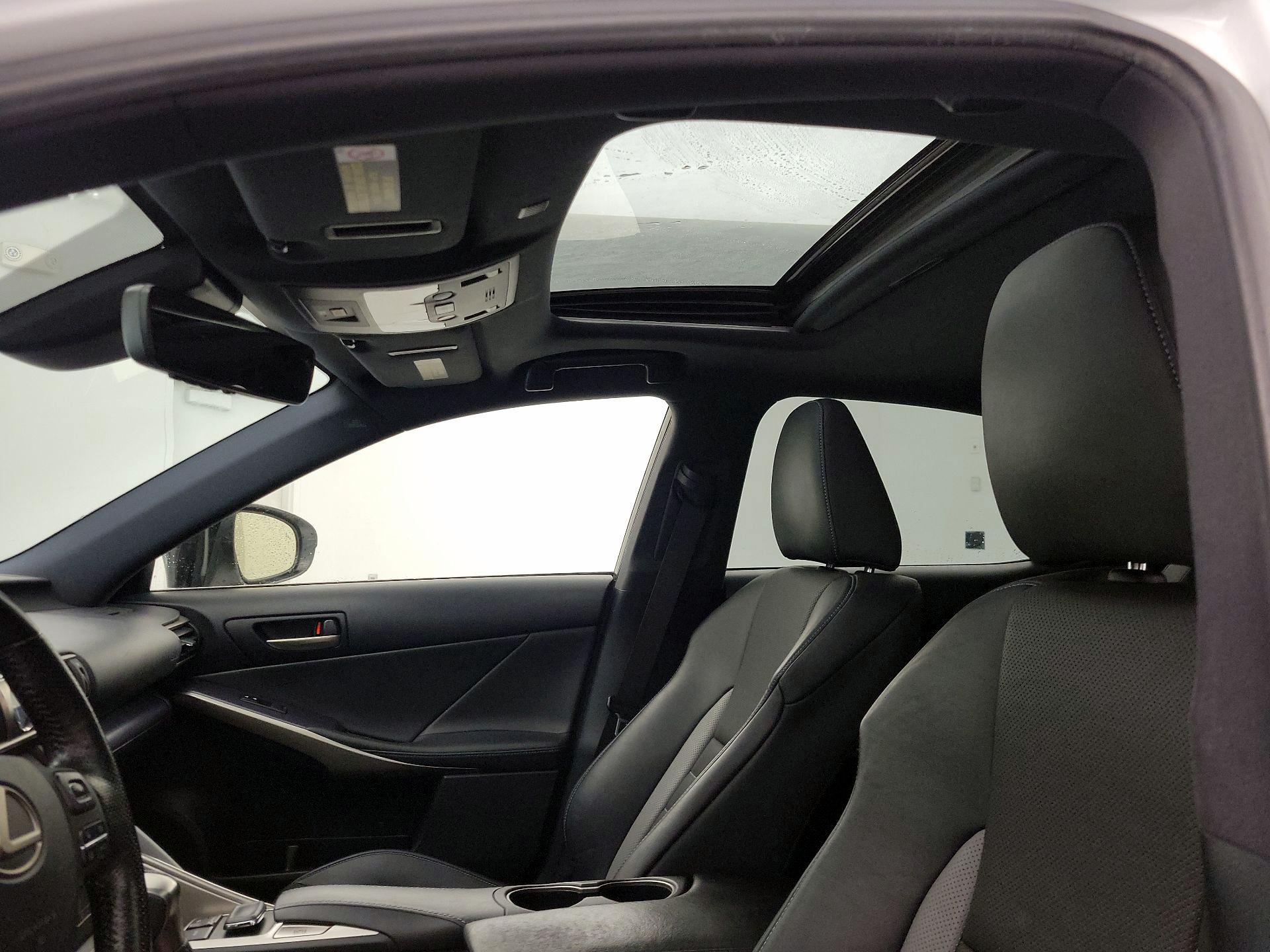 Thumbnail: 2020 Lexus IS - 20