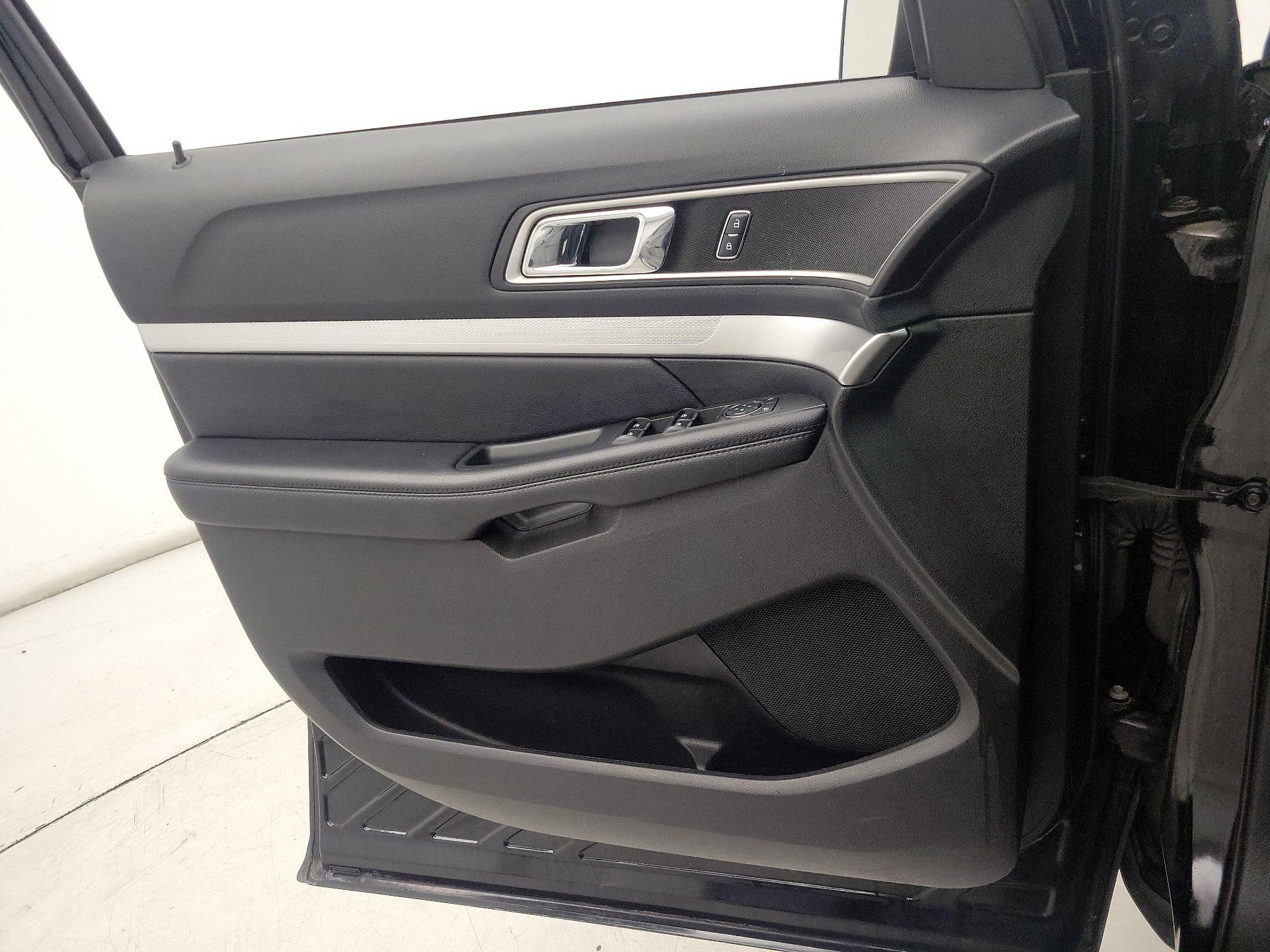 Thumbnail: 2017 Ford Explorer - 12