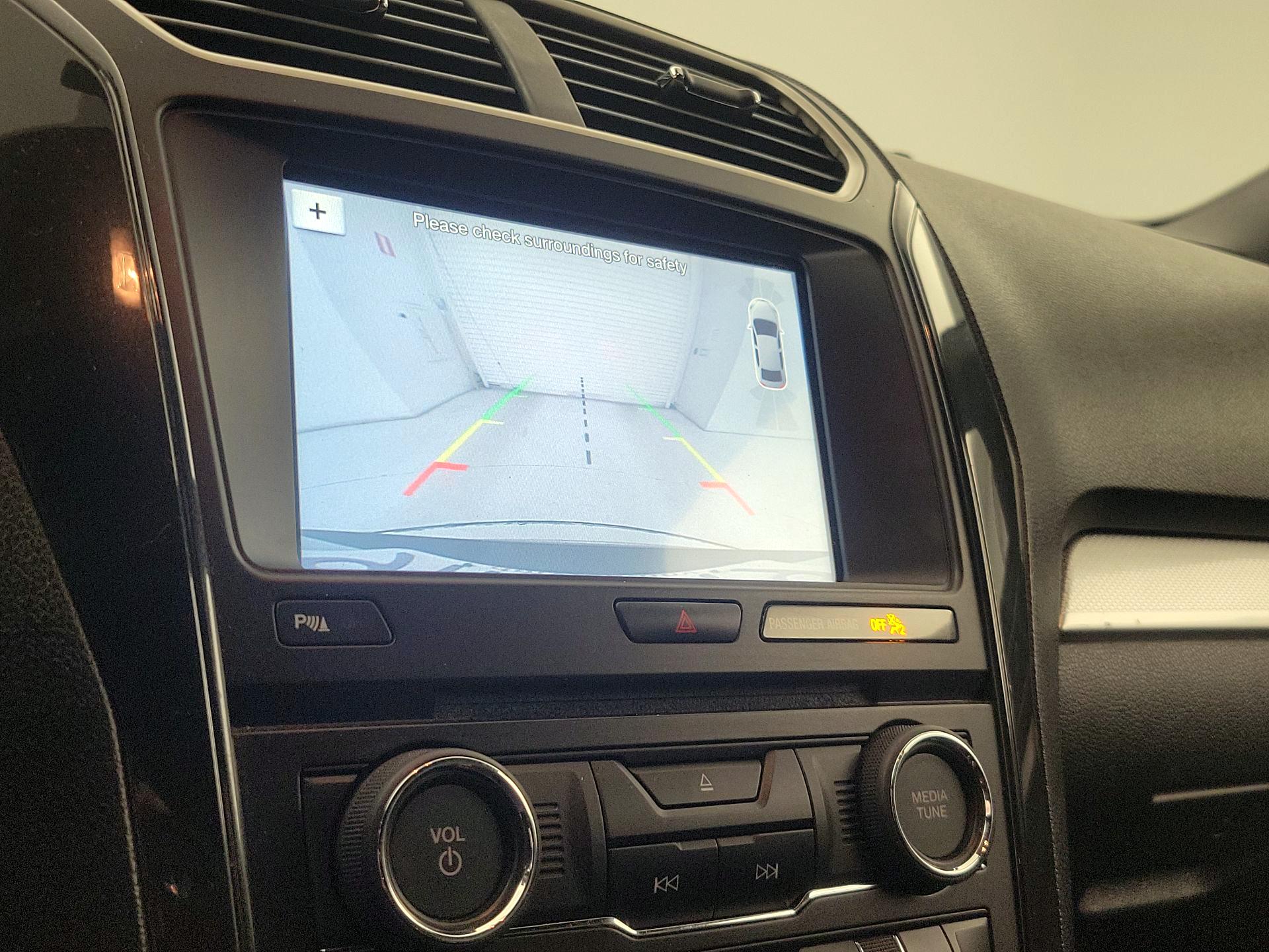 Thumbnail: 2017 Ford Explorer - 15