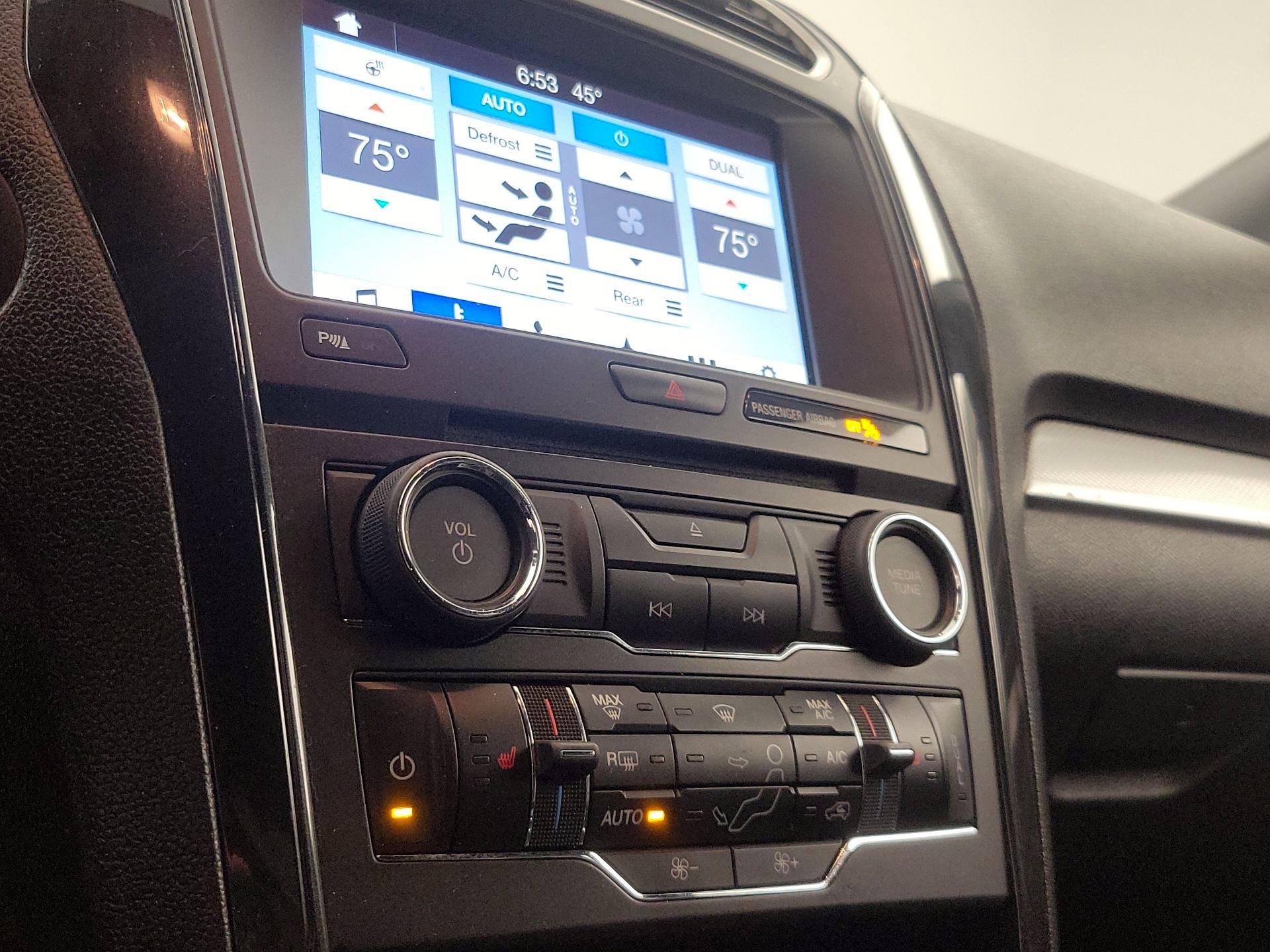 Thumbnail: 2017 Ford Explorer - 17