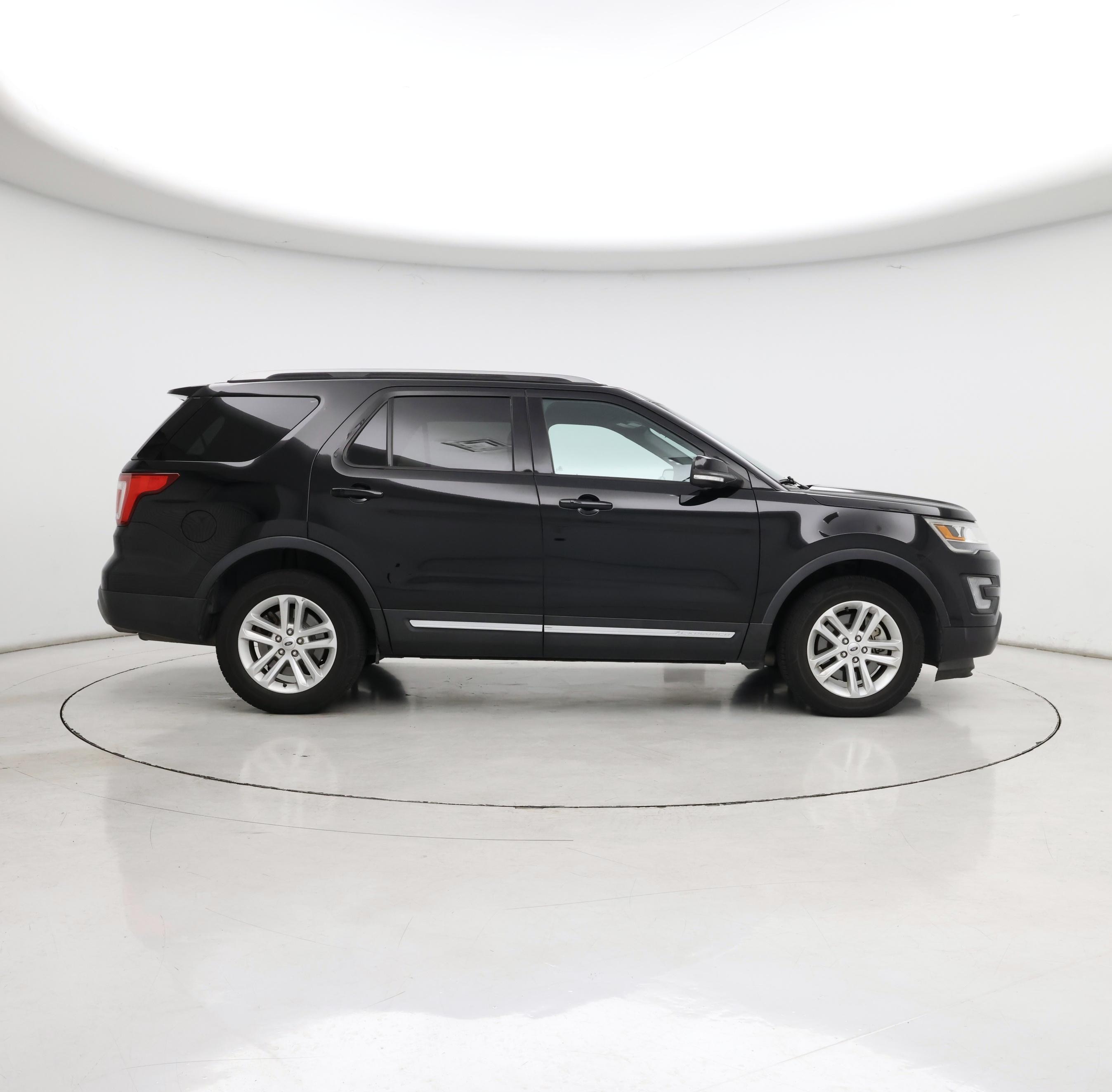 Thumbnail: 2017 Ford Explorer - 7