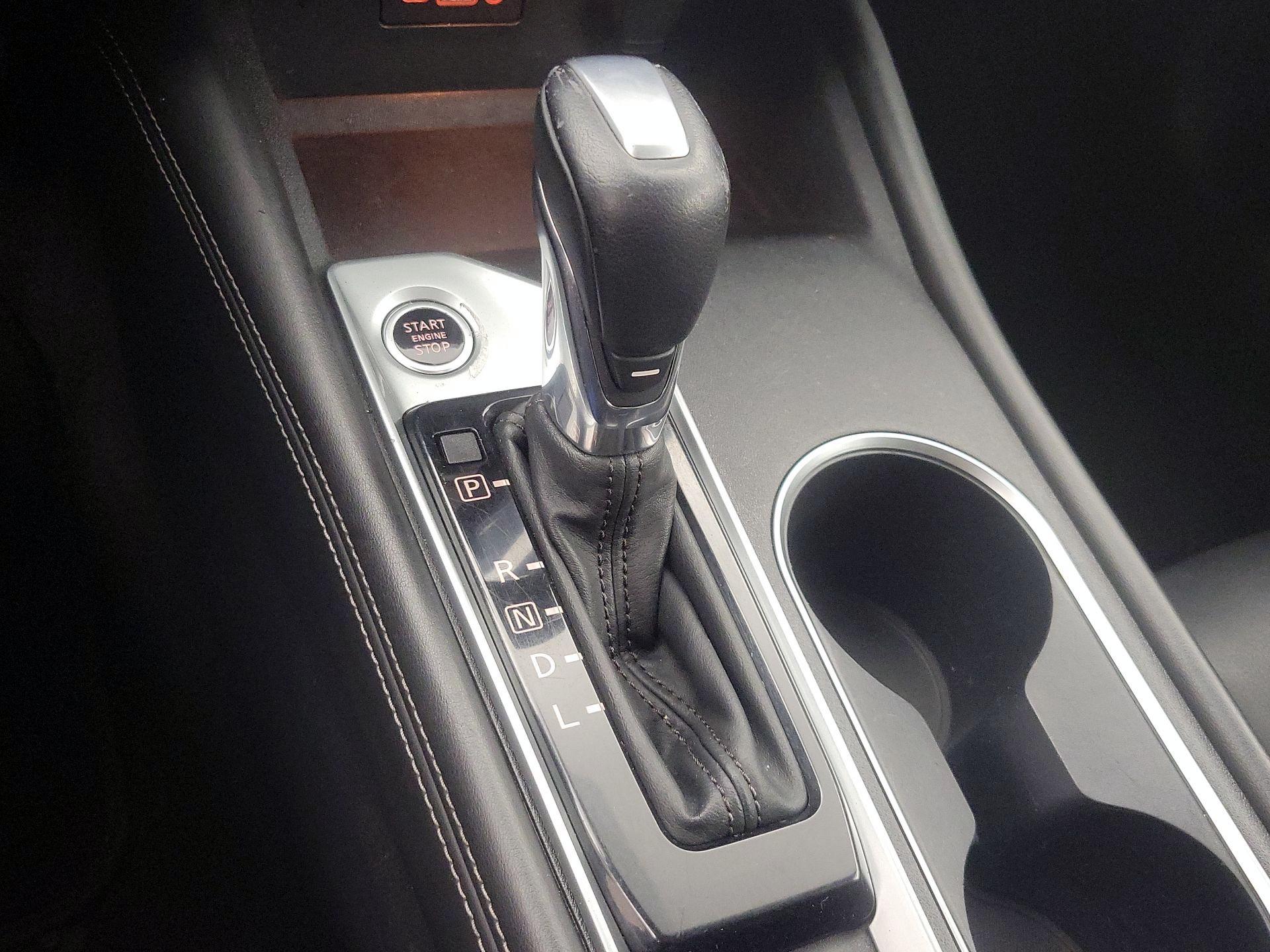 Thumbnail: 2019 Nissan Altima - 18