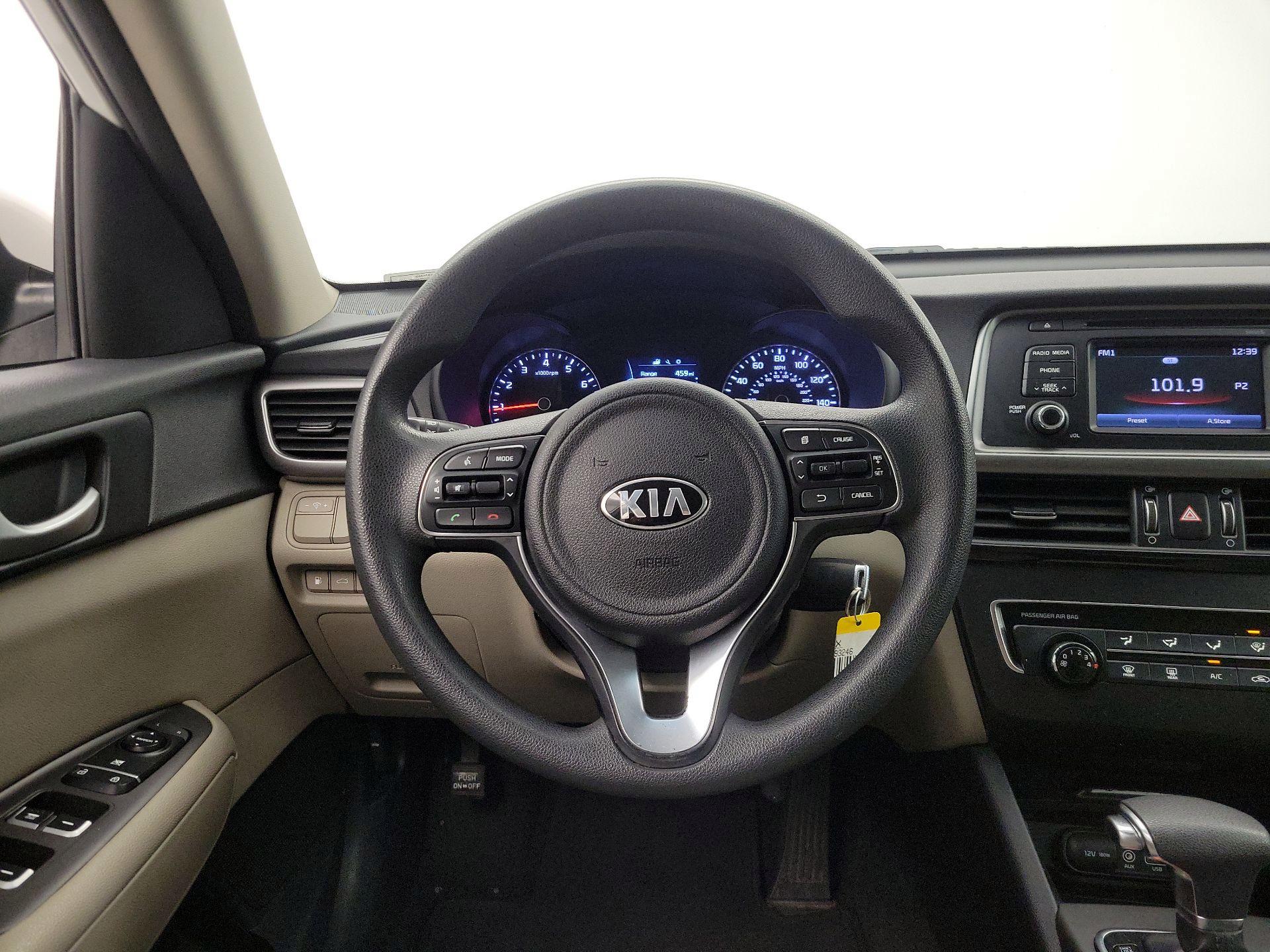 Thumbnail: 2016 Kia Optima - 10