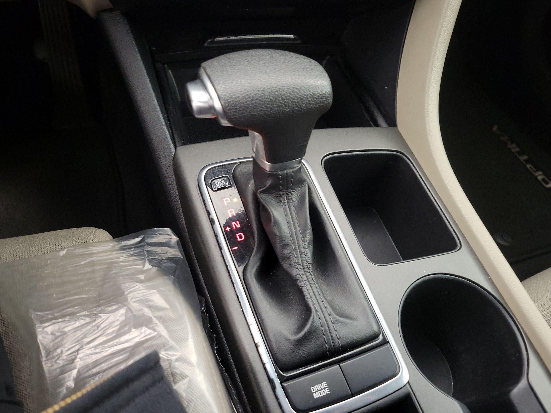 Thumbnail: 2016 Kia Optima - 17