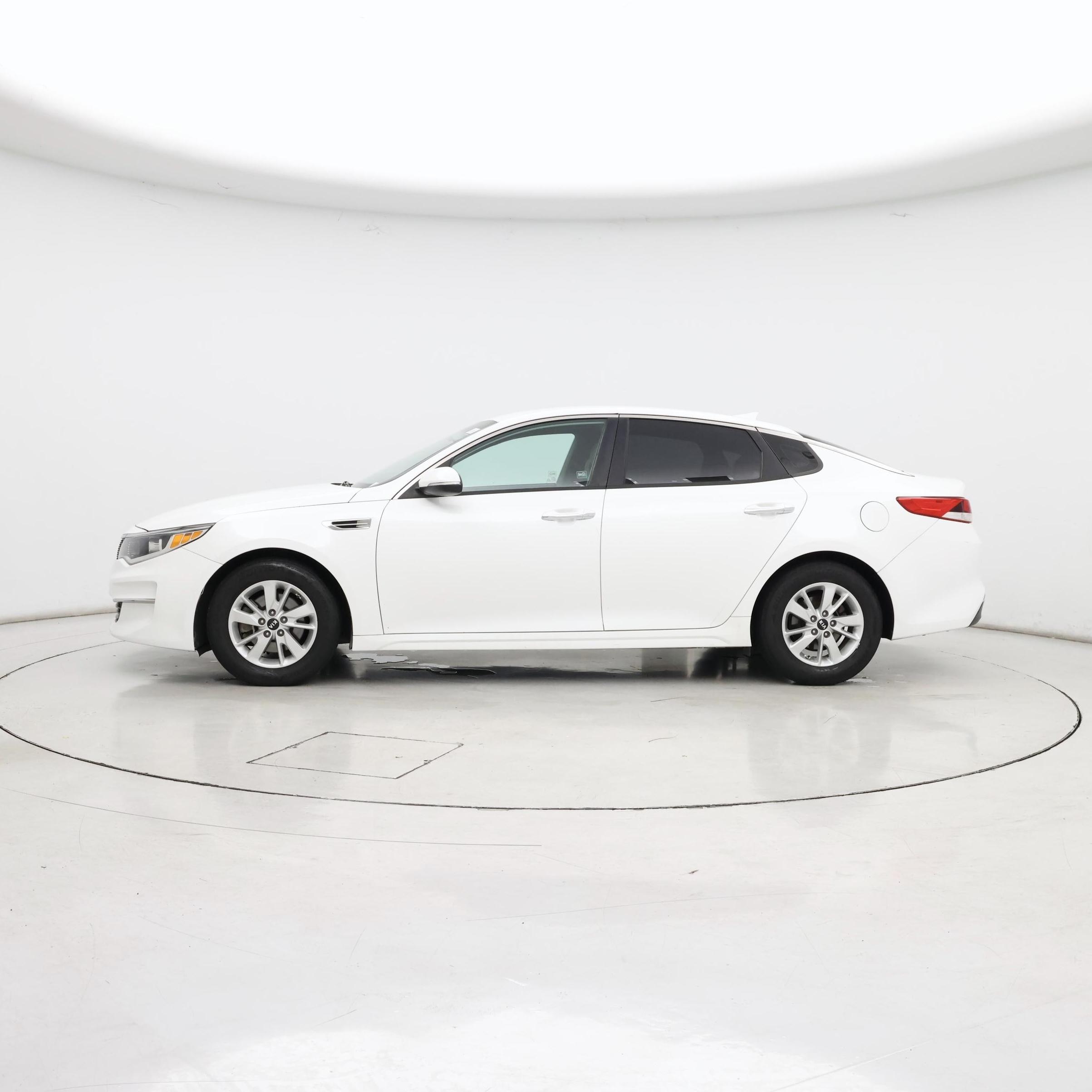 Thumbnail: 2016 Kia Optima - 3