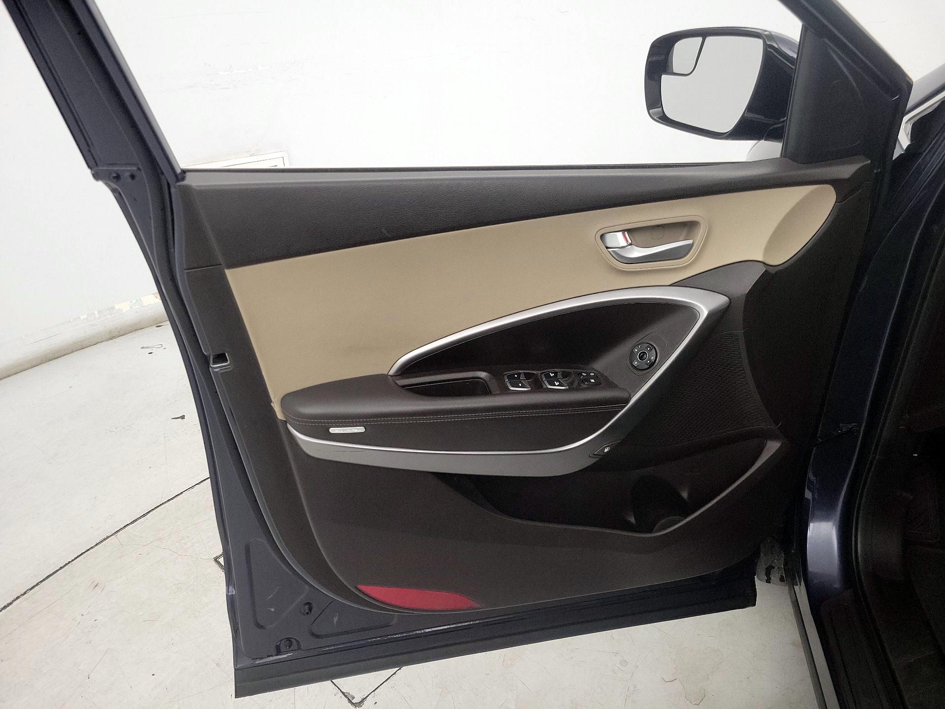 Thumbnail: 2017 Hyundai Santa Fe - 12