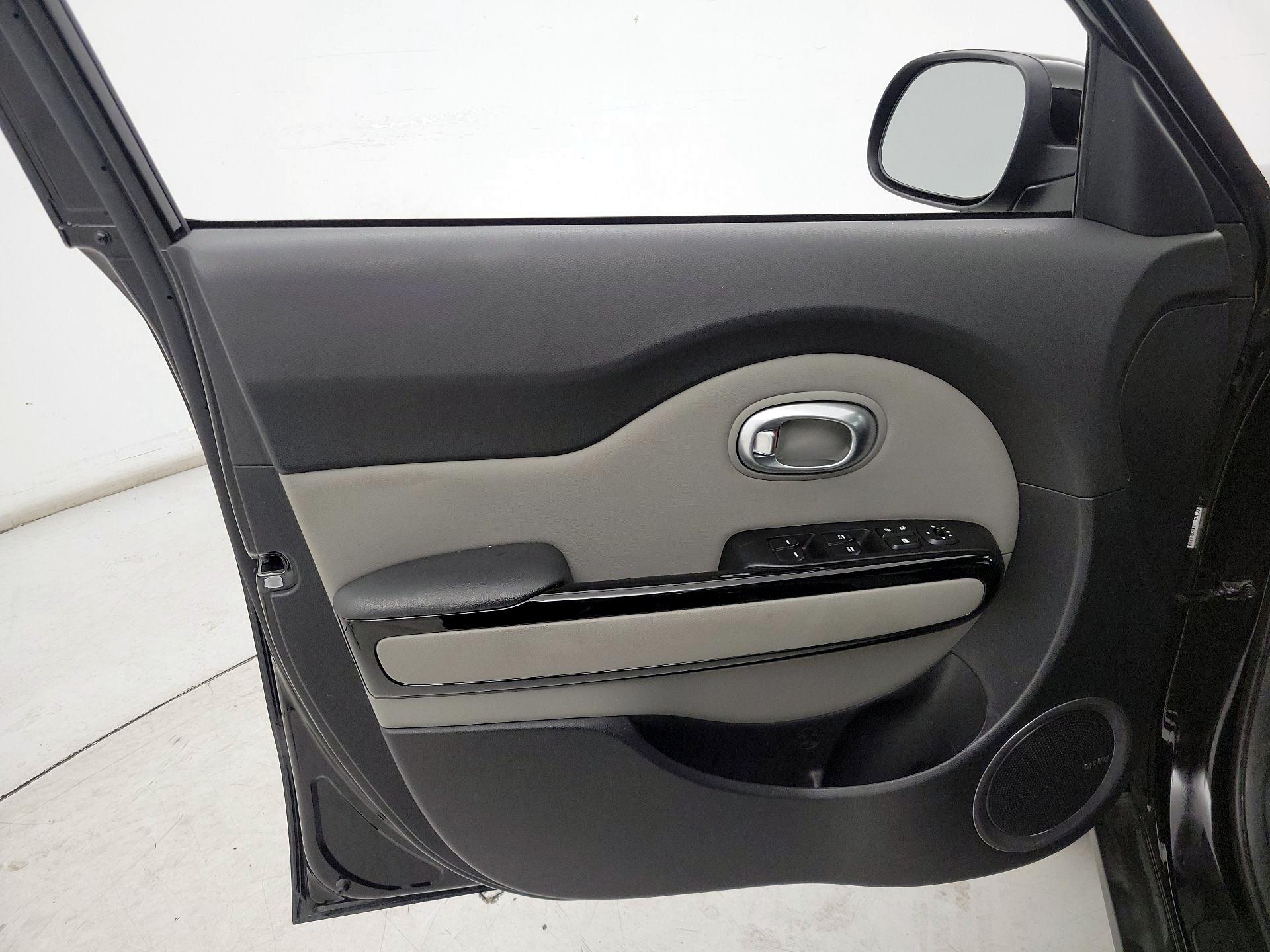 Thumbnail: 2015 Kia Soul - 12