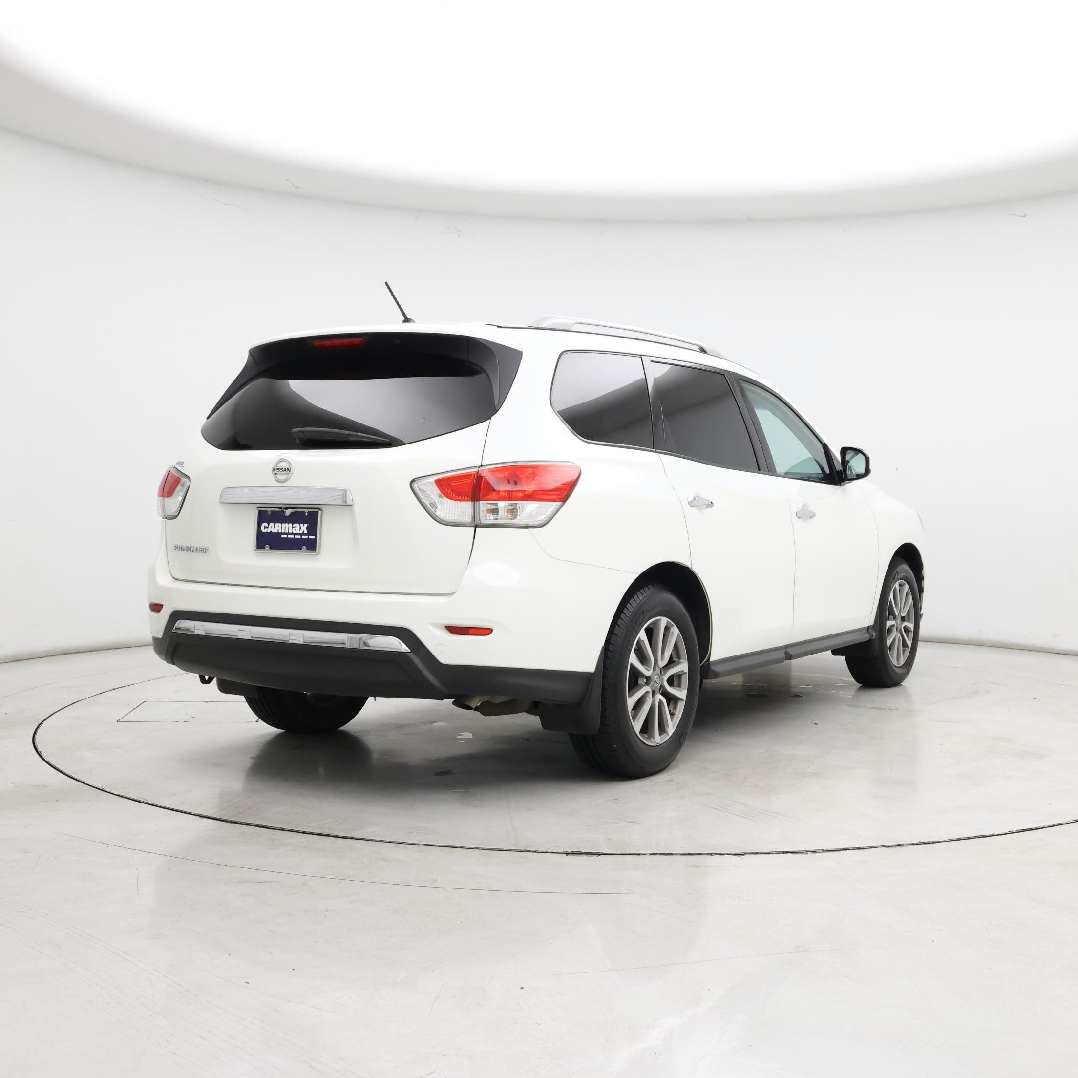 Thumbnail: 2016 Nissan Pathfinder - 8