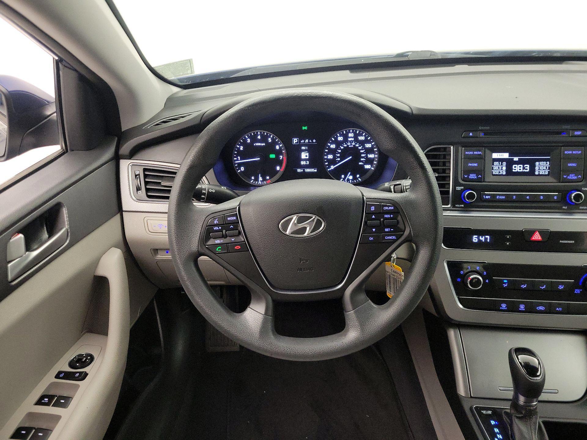 Thumbnail: 2016 Hyundai Sonata - 10