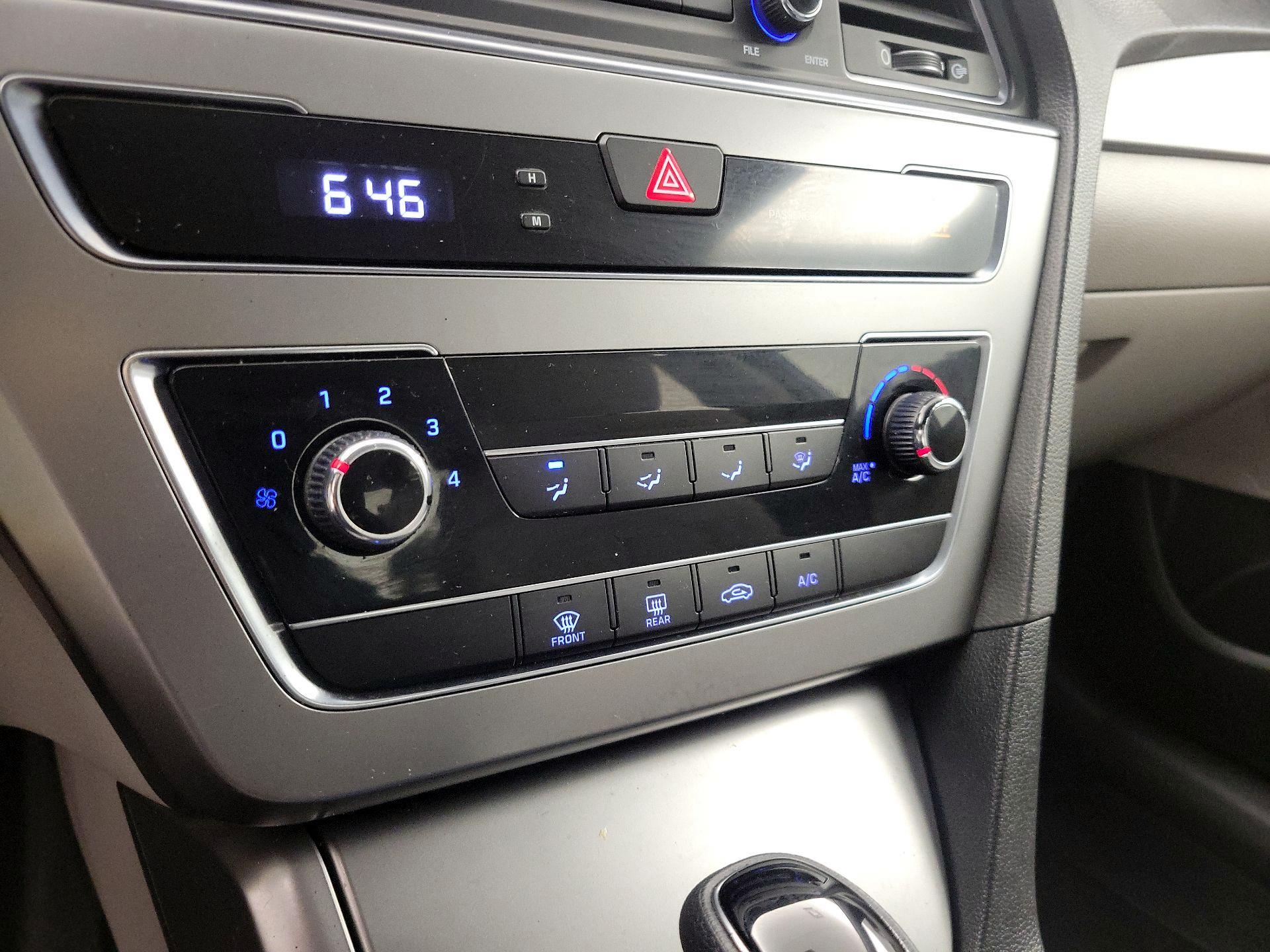 Thumbnail: 2016 Hyundai Sonata - 15