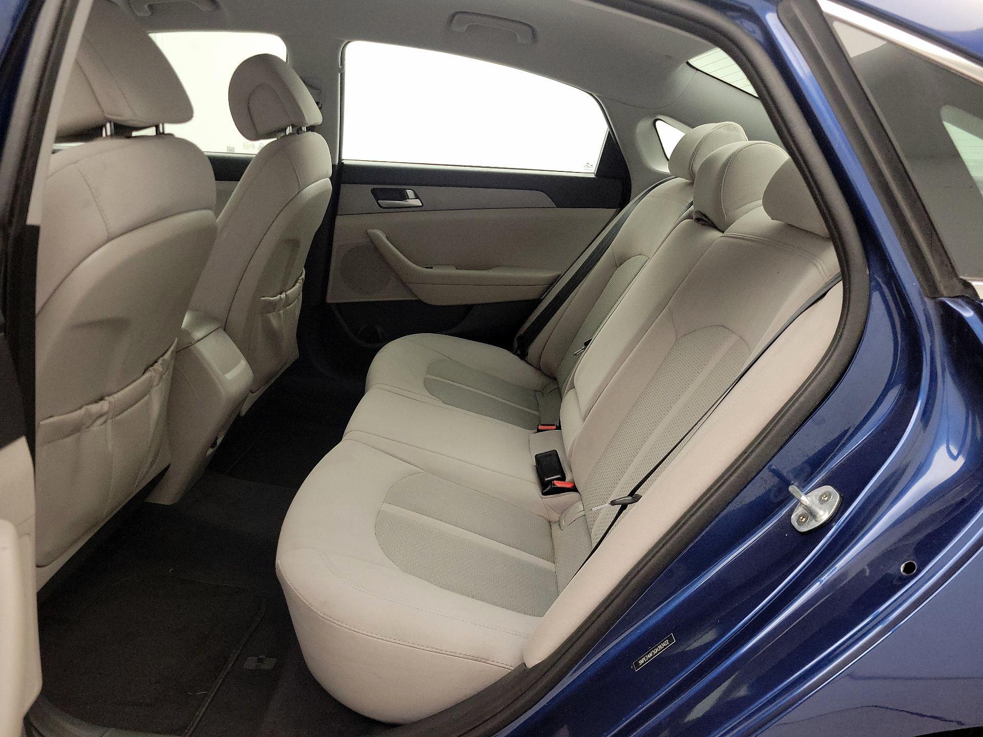 Thumbnail: 2016 Hyundai Sonata - 18