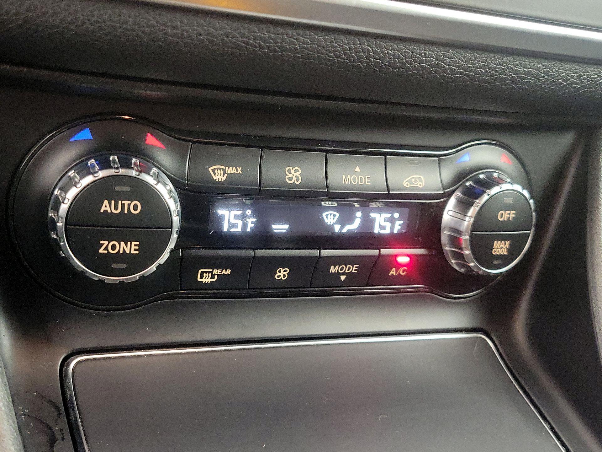 Thumbnail: 2020 Mercedes-Benz GLA - 16