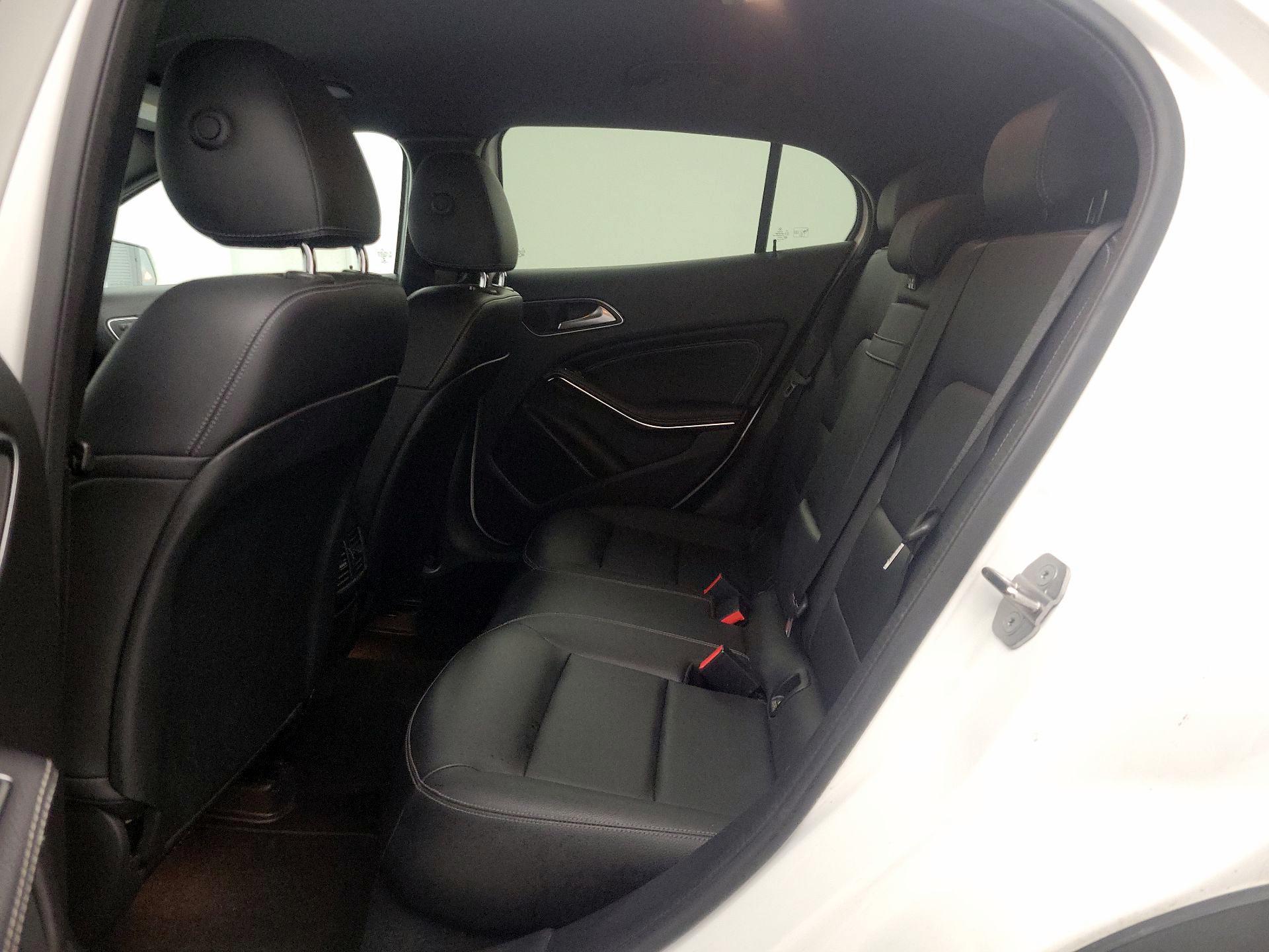 Thumbnail: 2020 Mercedes-Benz GLA - 19