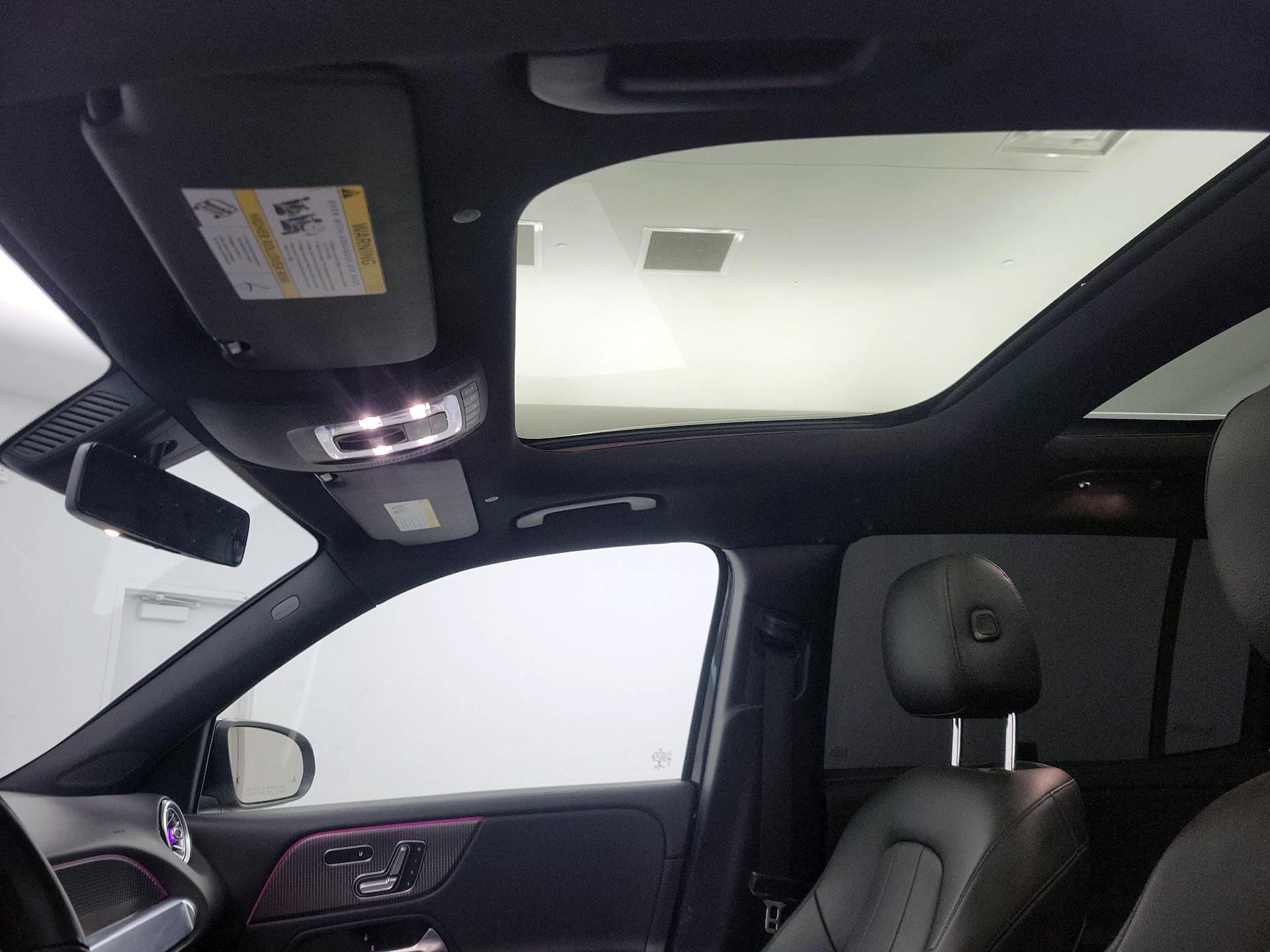 Thumbnail: 2021 Mercedes-Benz GLB - 18