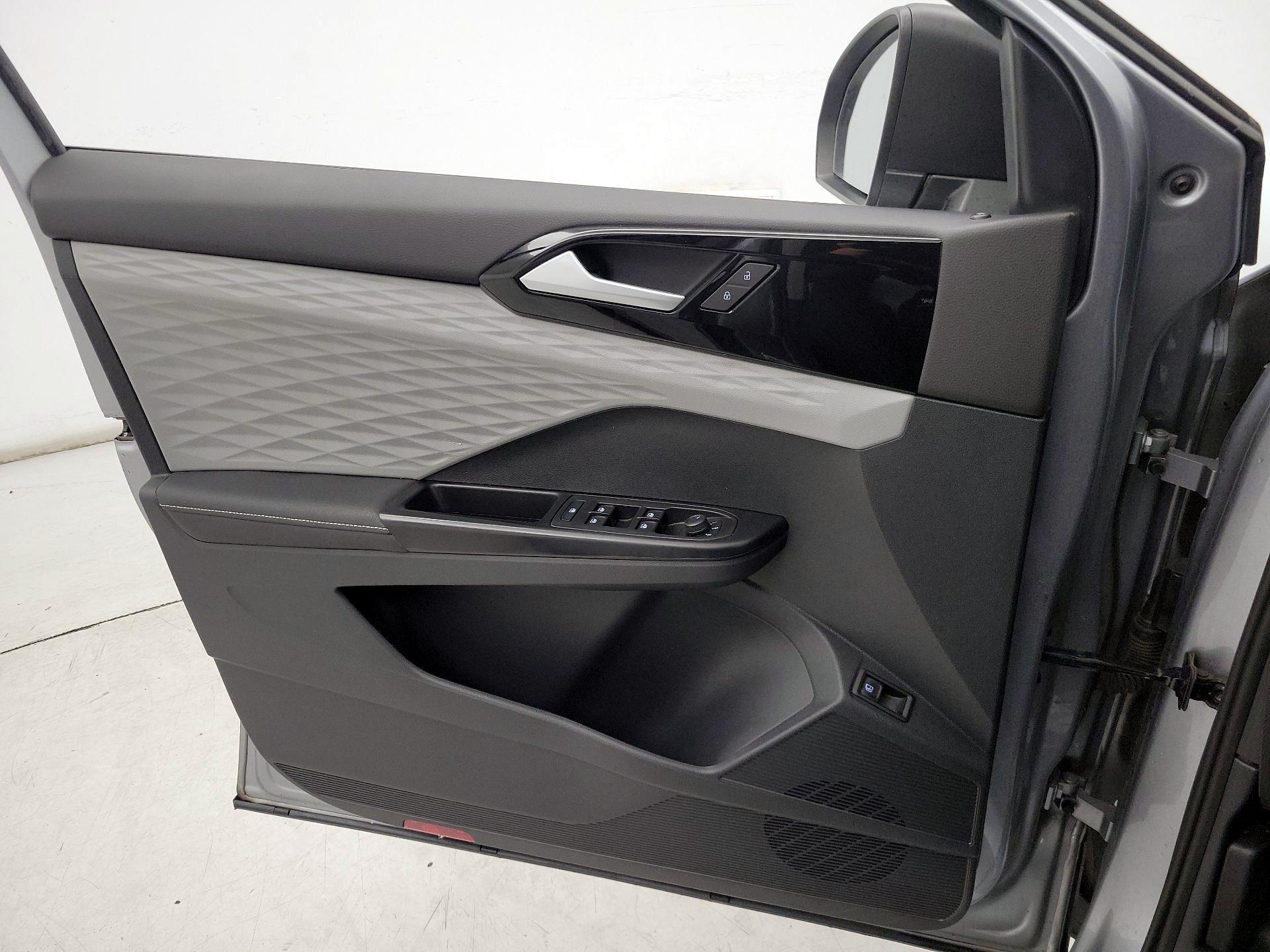 Thumbnail: 2024 Volkswagen Taos - 12