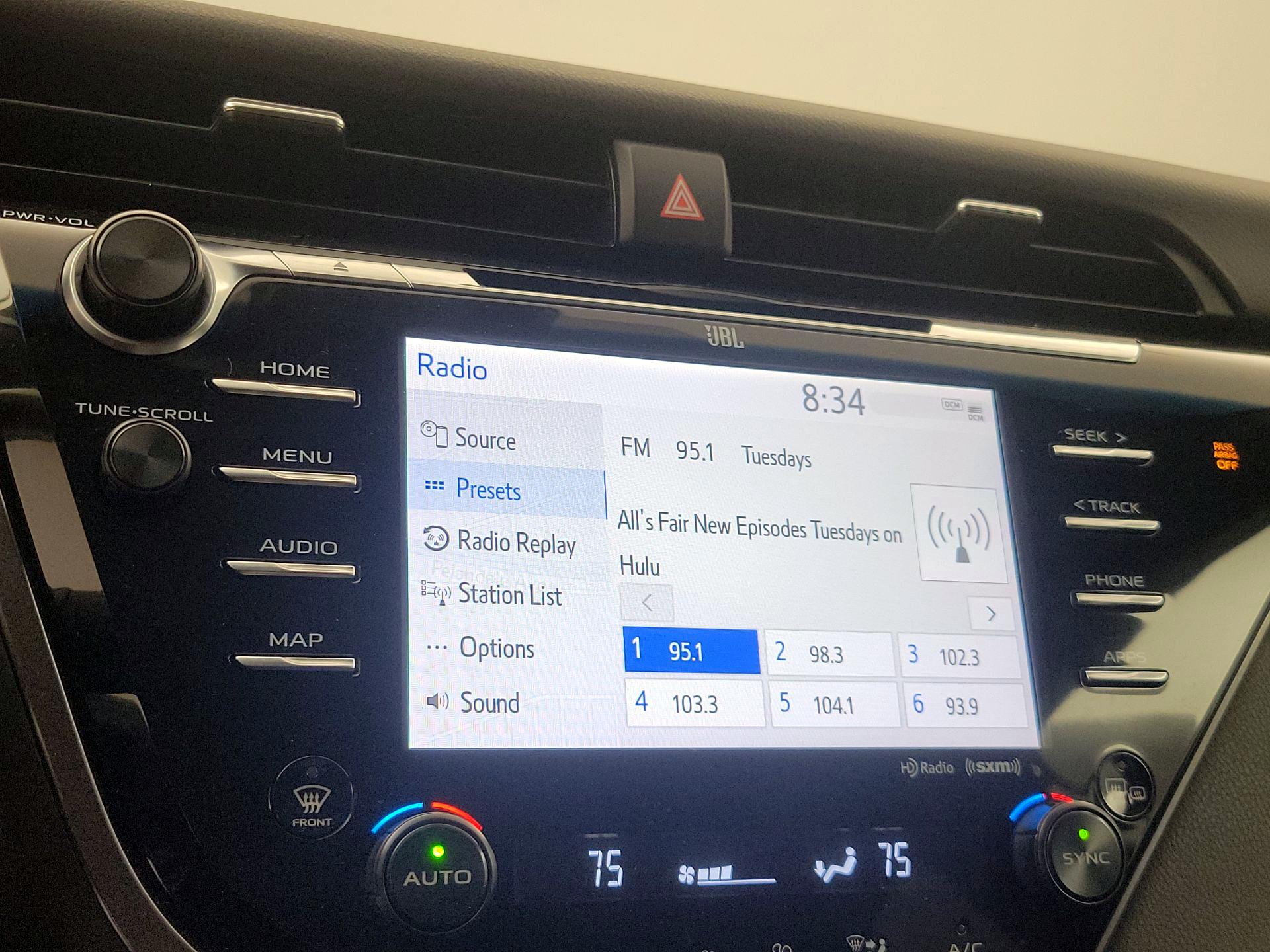 Thumbnail: 2019 Toyota Camry - 16