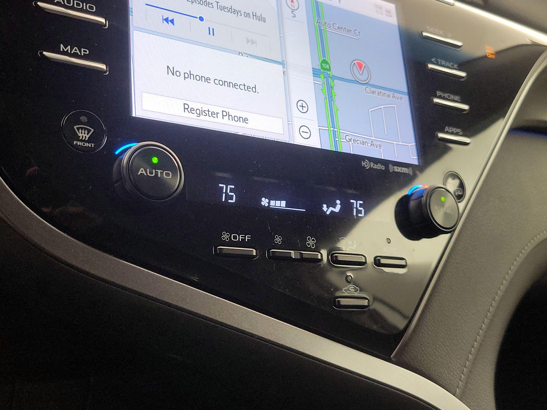 Thumbnail: 2019 Toyota Camry - 17