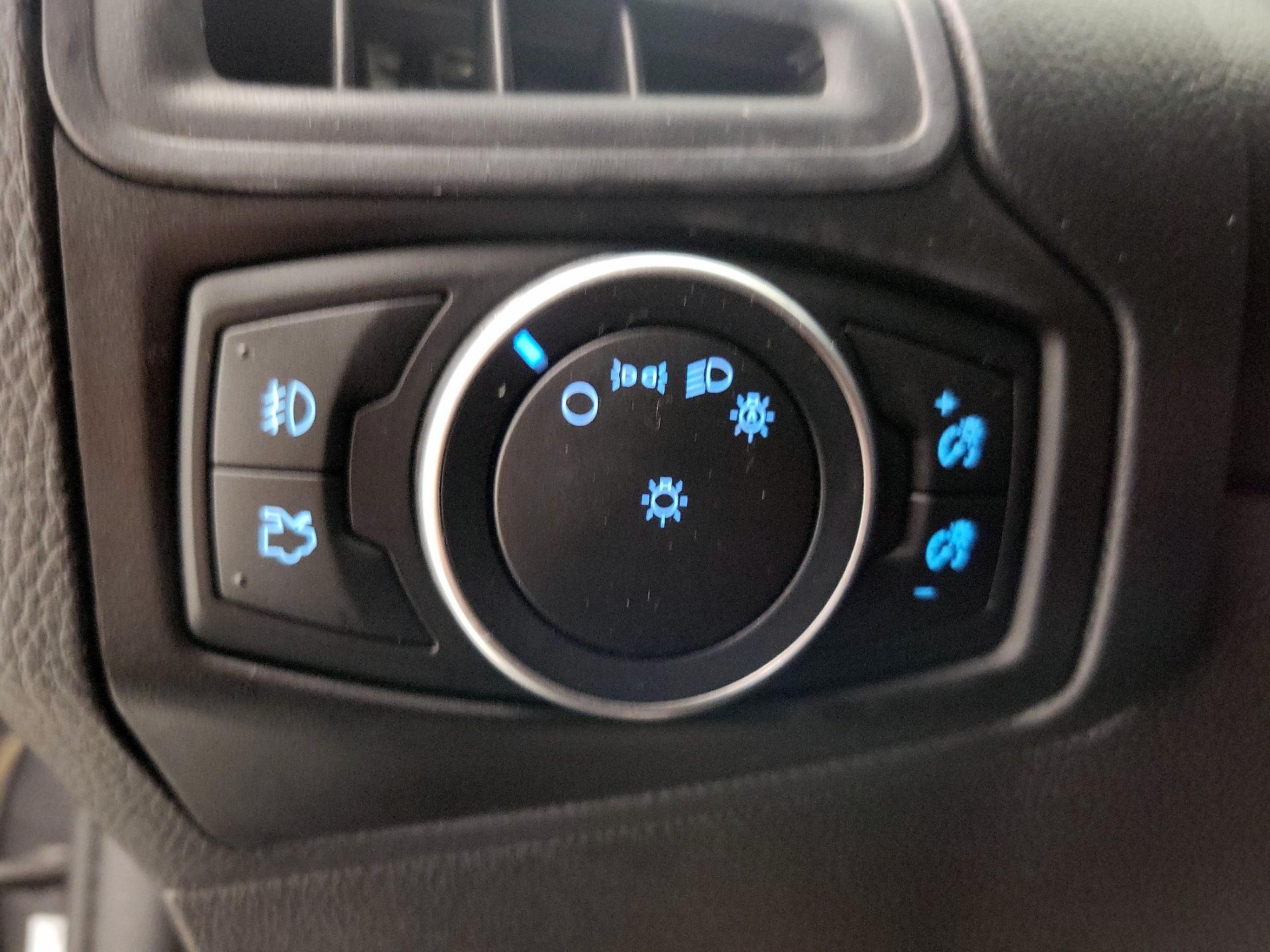 Thumbnail: 2017 Ford Focus - 13