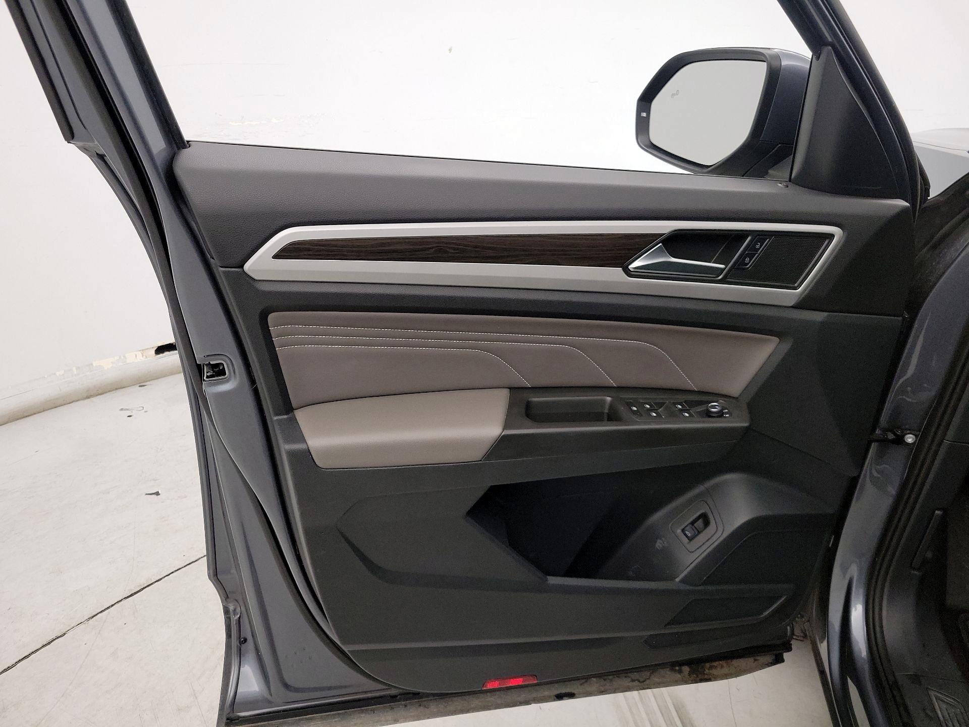 Thumbnail: 2023 Volkswagen Atlas - 12